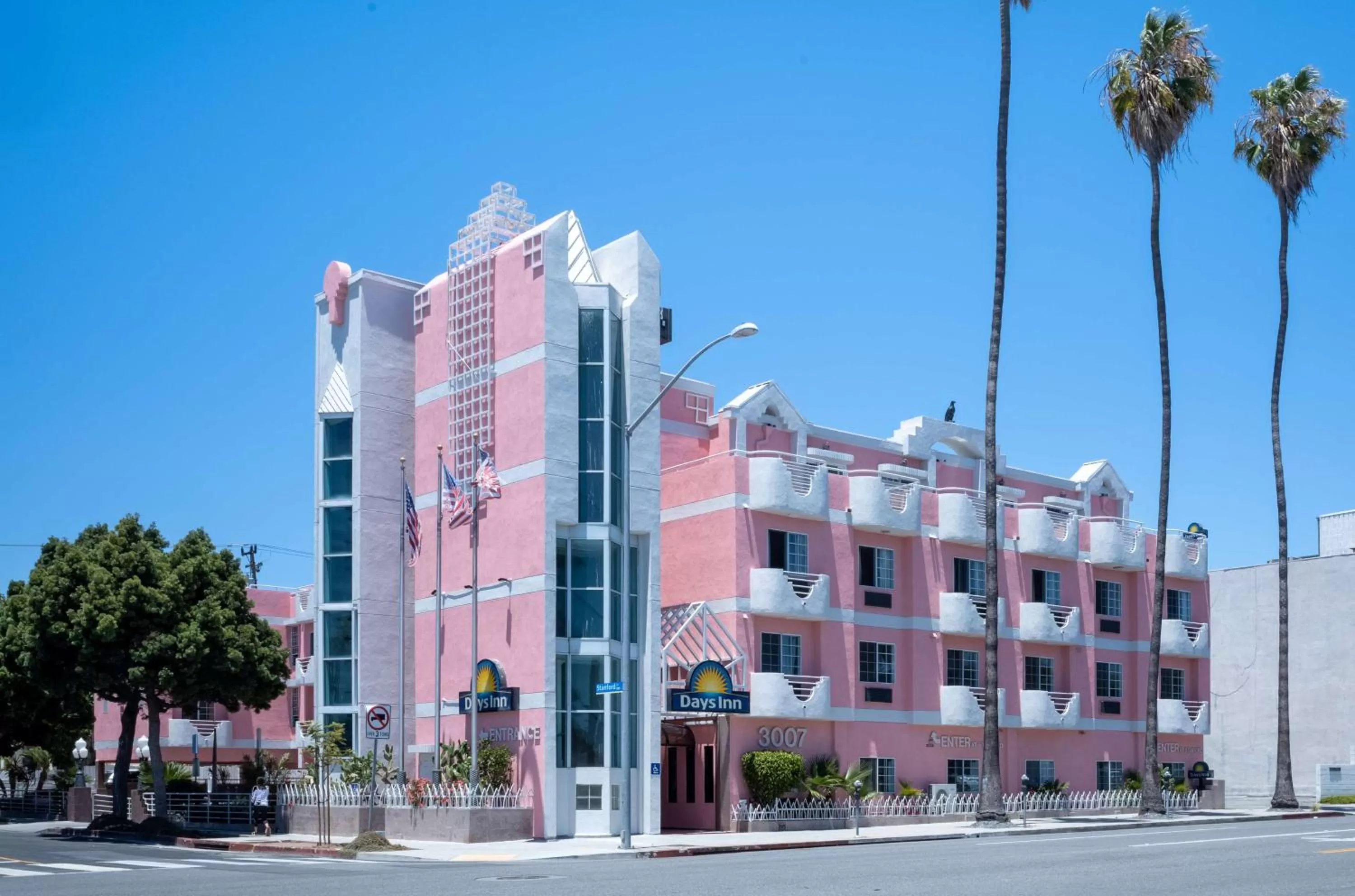 Property building in Days Inn by Wyndham Santa Monica