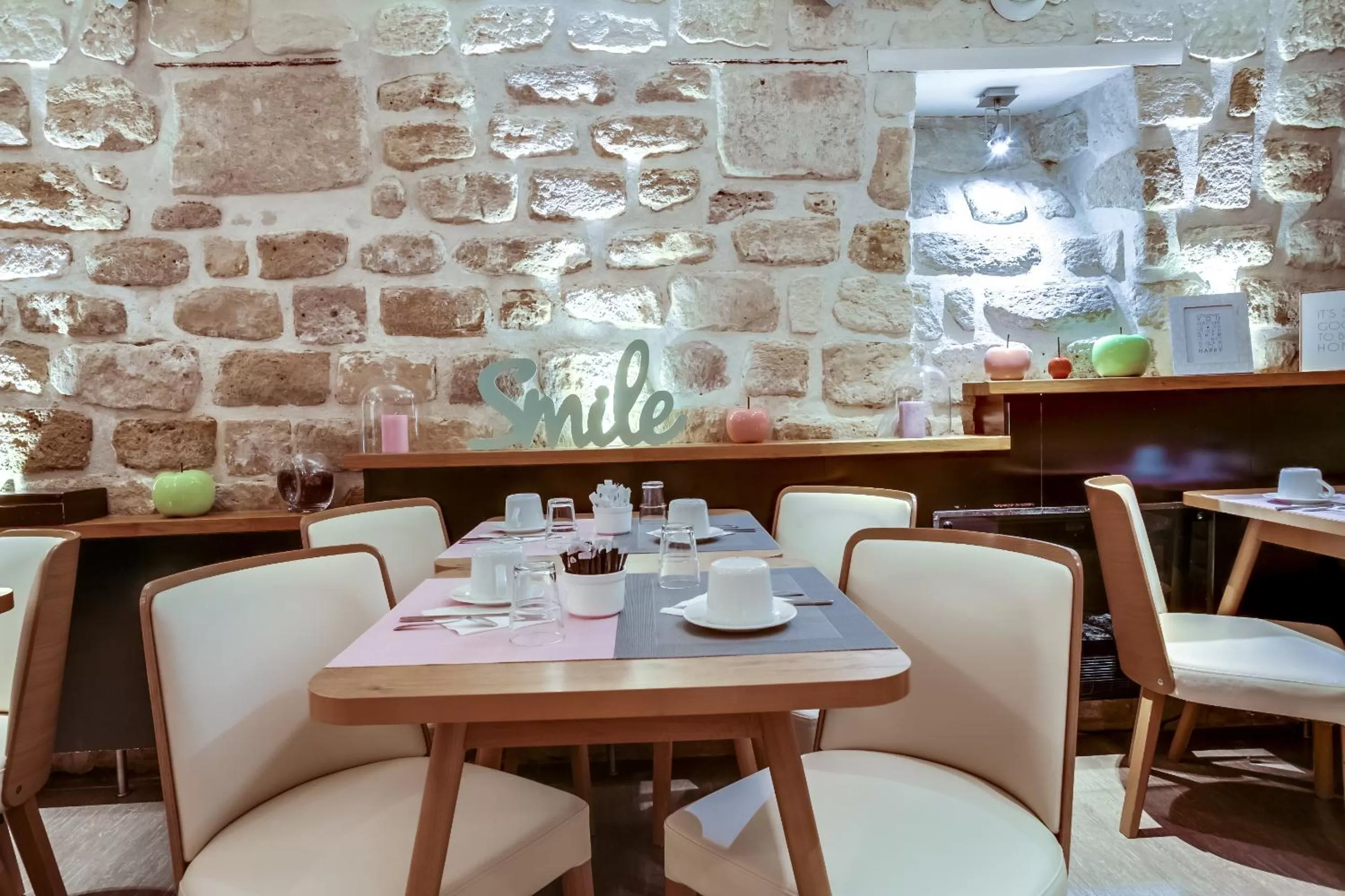 Restaurant/places to eat in Hôtel de Bellevue Paris Gare du Nord