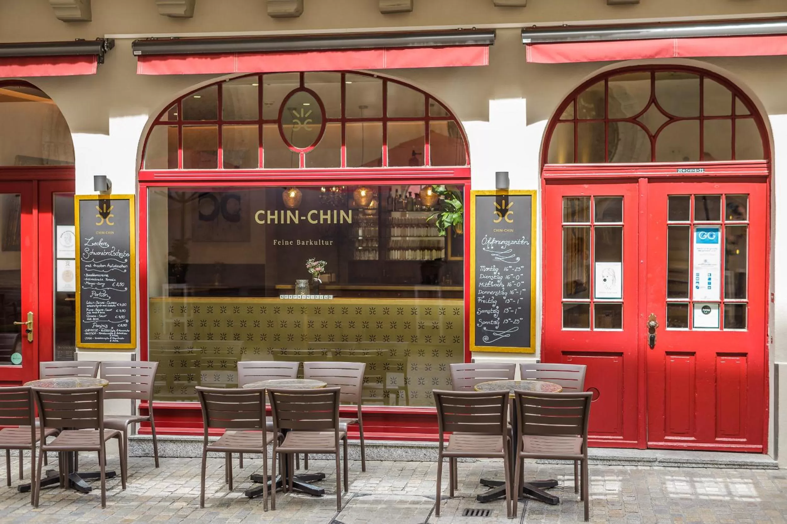 Property building in Chin-Chin Hotel ehemals Bohemian Hotel