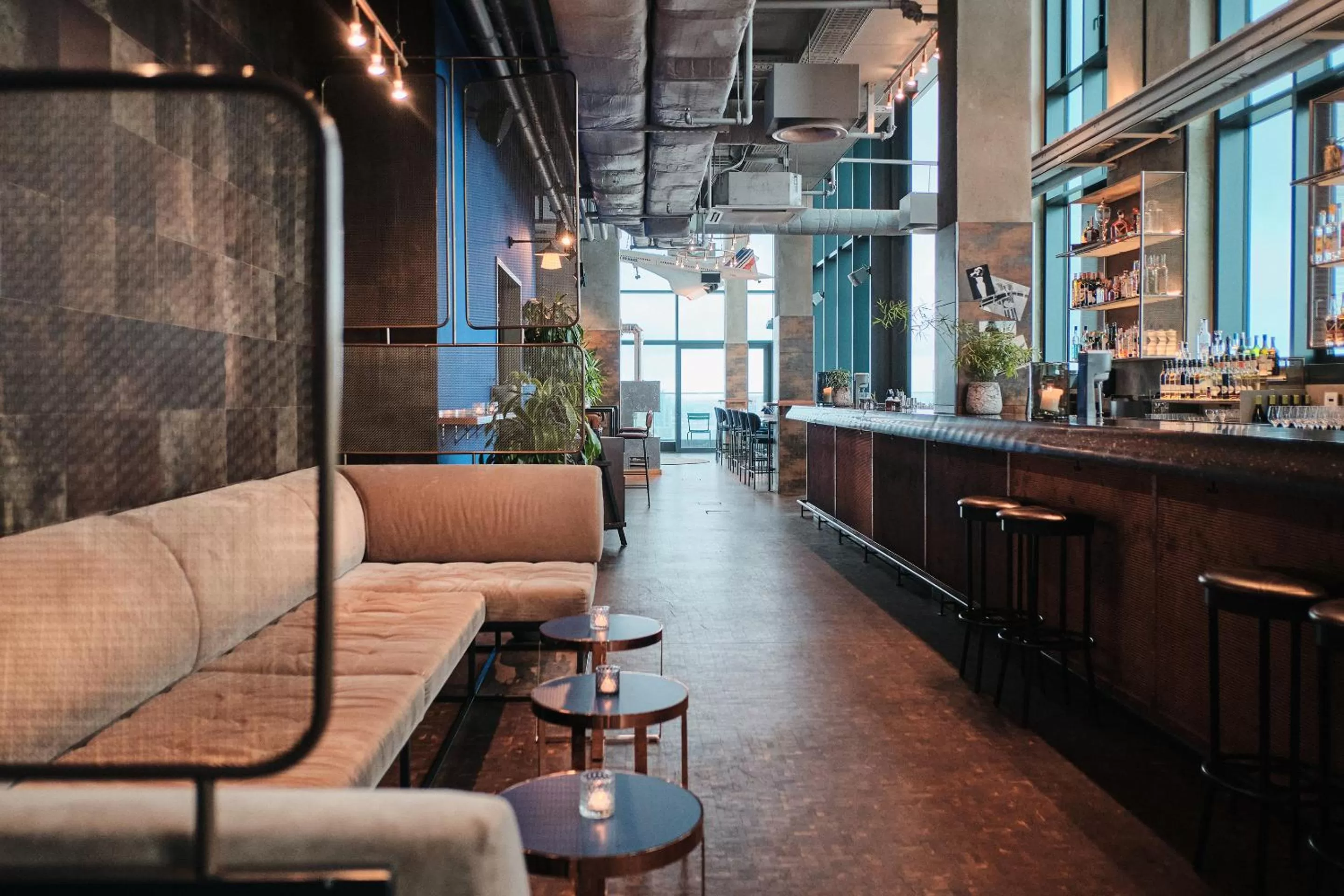 Lounge or bar in 25hours Hotel Das Tour