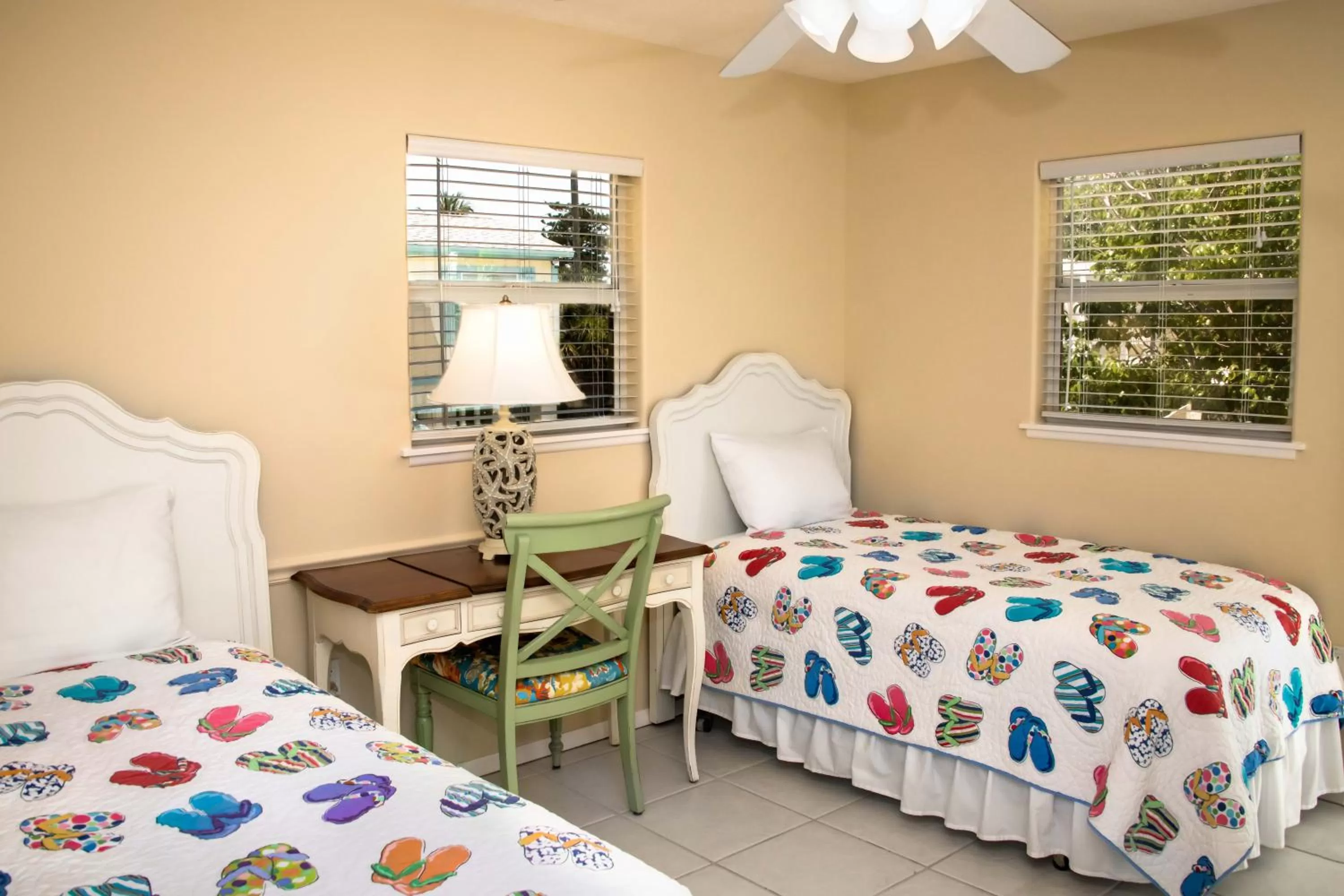 Bedroom, Bed in Cedar Cove Resort & Cottages