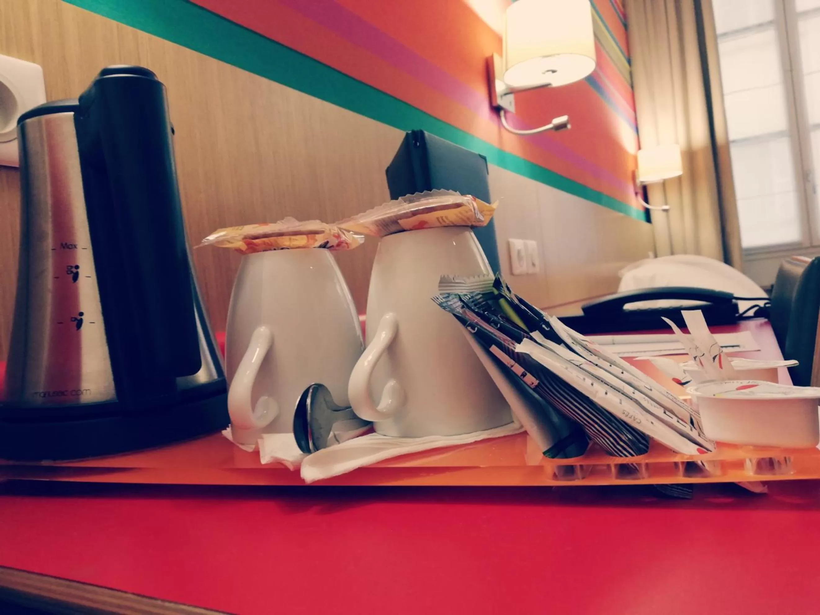 Coffee/tea facilities in Best Western Hotel du Mucem