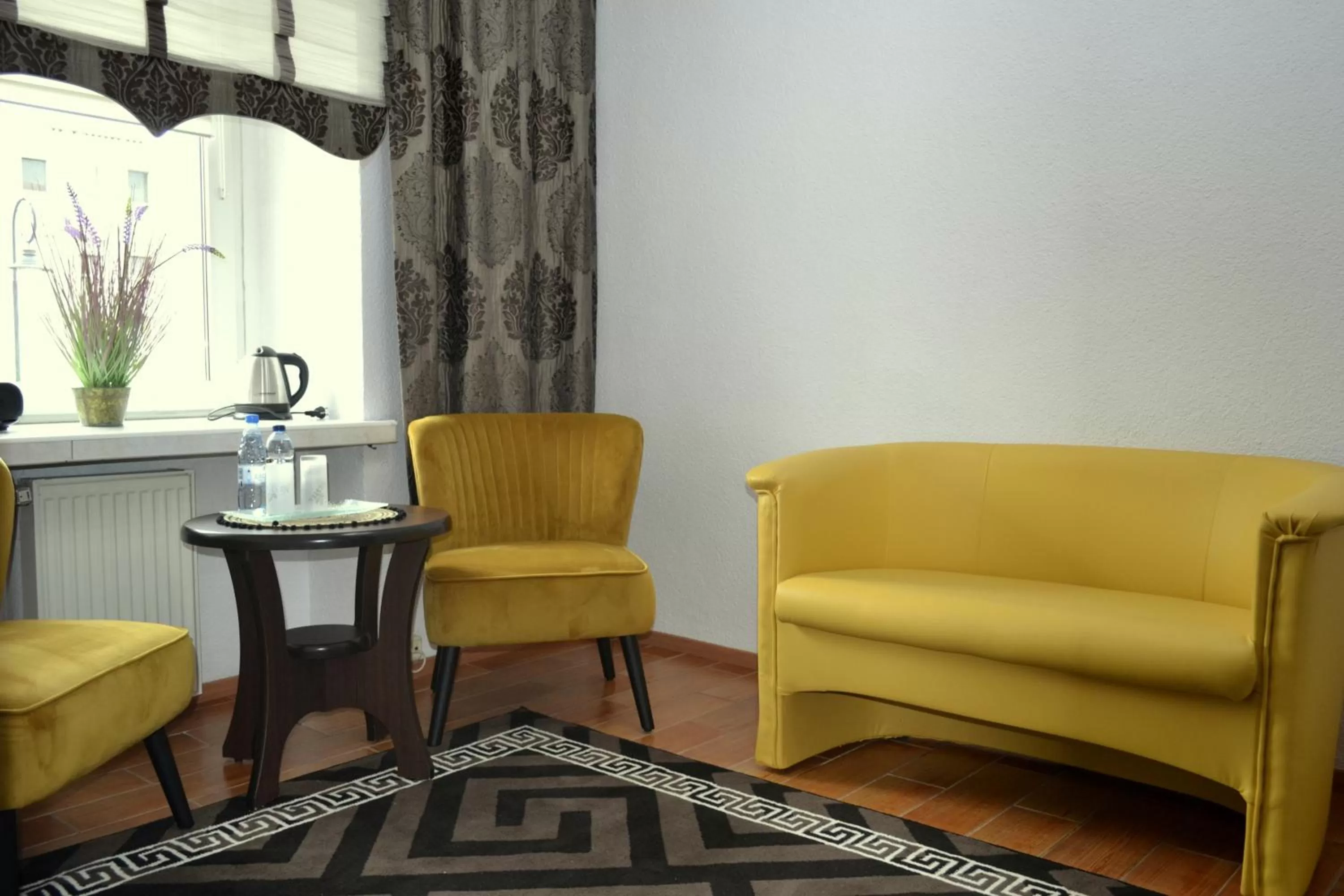 Seating area in Hotel Piast