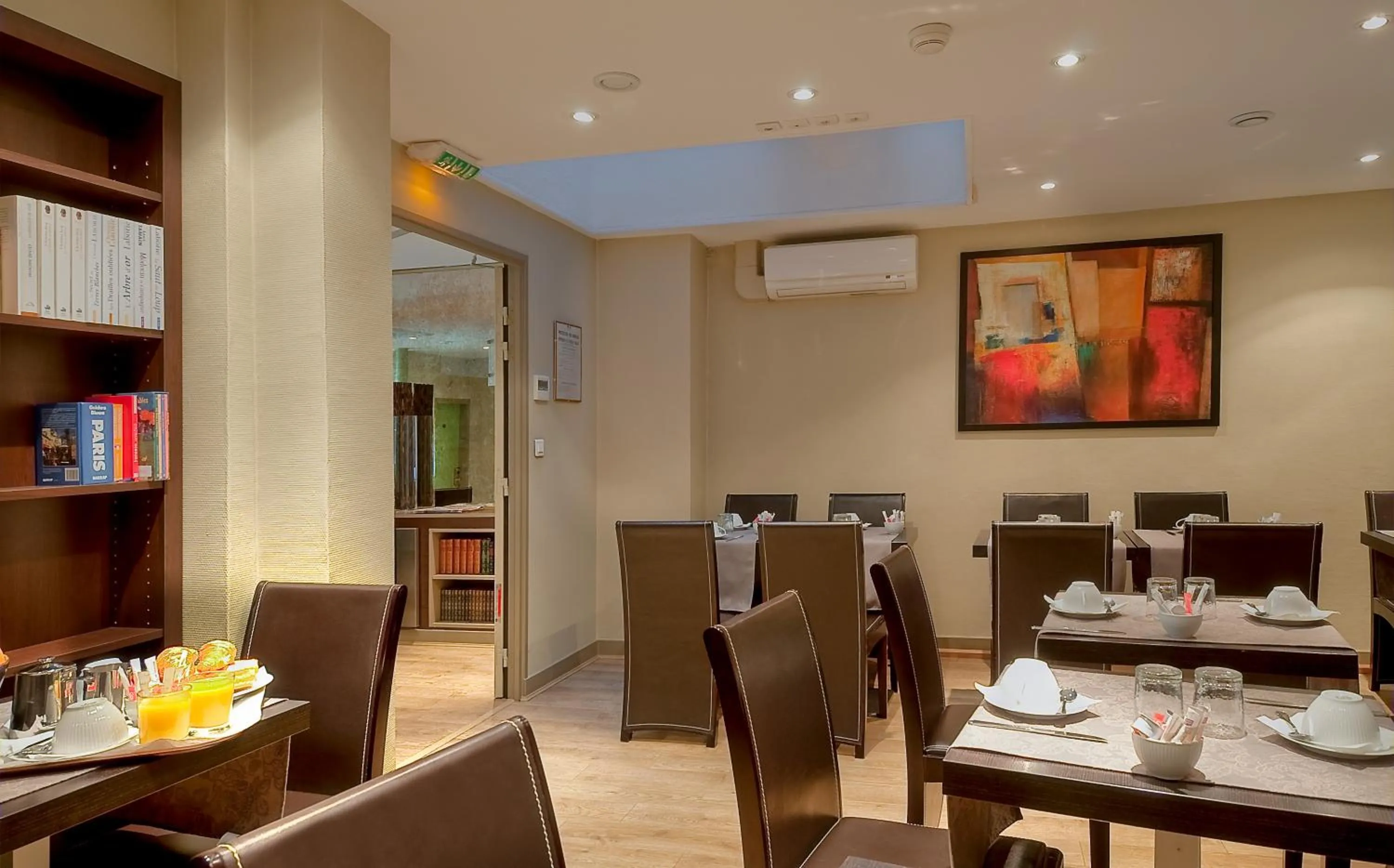 Property building in Hôtel de France Quartier Latin