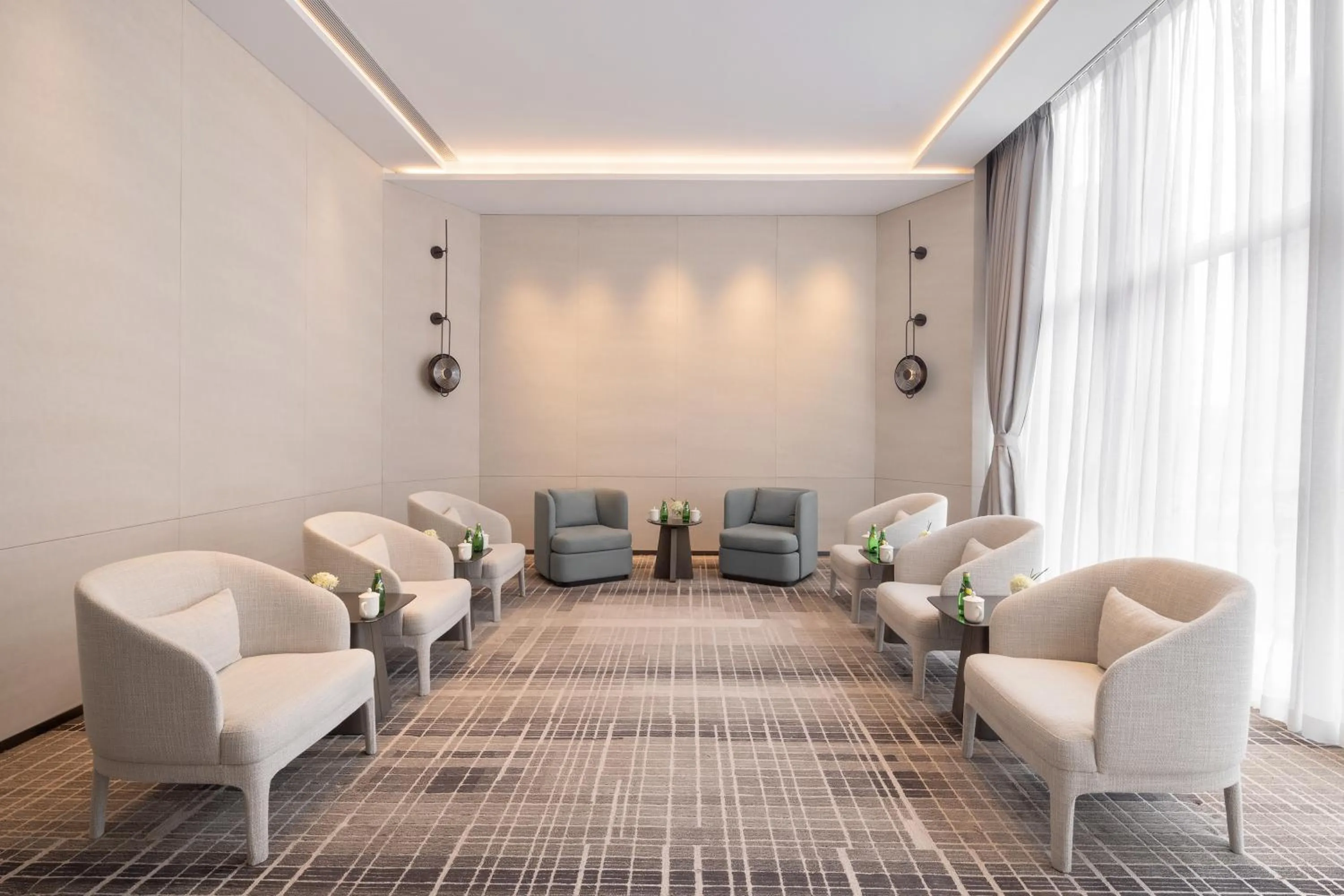 Business facilities in Crowne Plaza Qingdao Jinshui by IHG