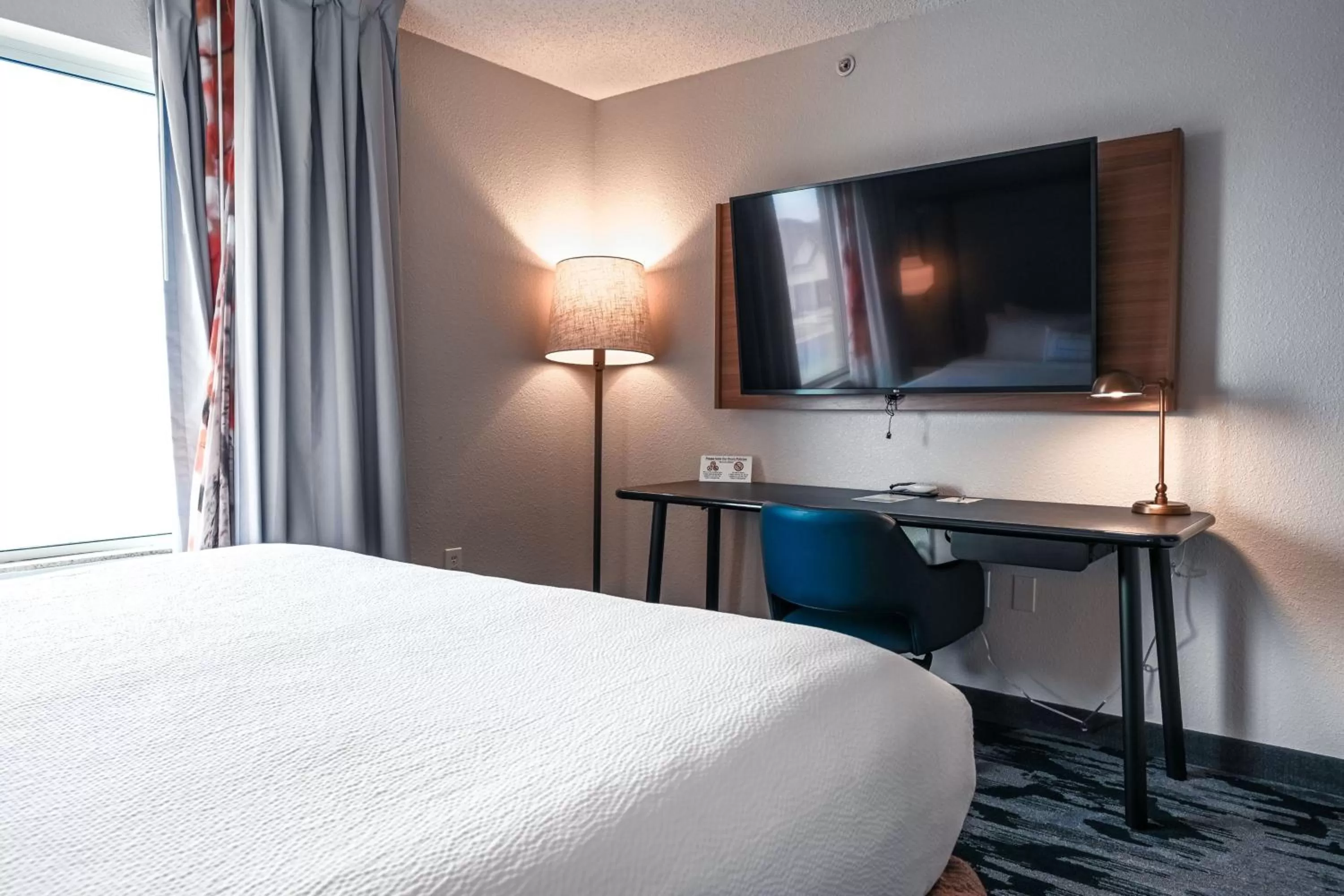 Photo of the whole room, Bed in Fairfield Inn and Suites by Marriott Indianapolis/ Noblesville