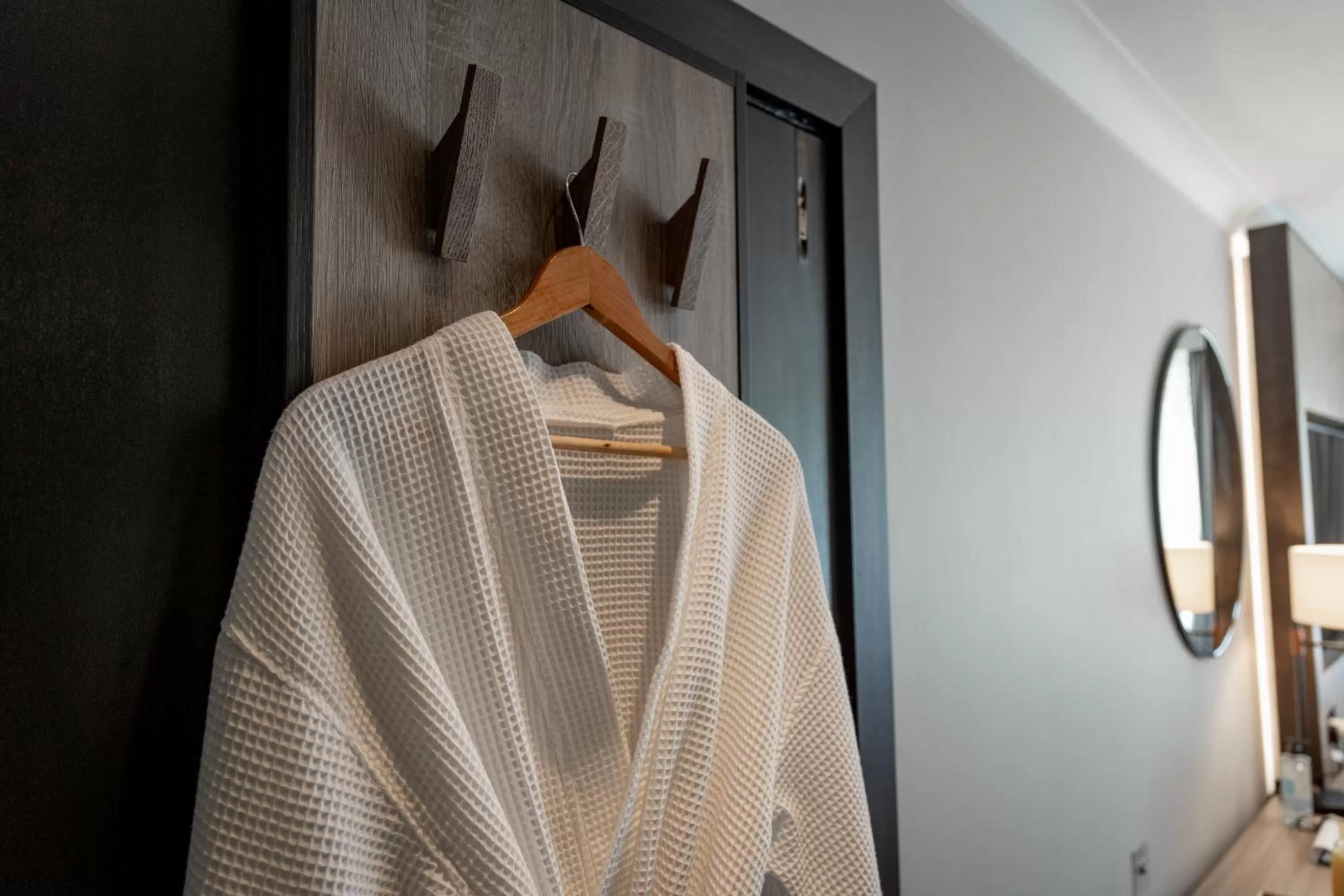 wardrobe, Bed in Marks Tey Hotel Colchester