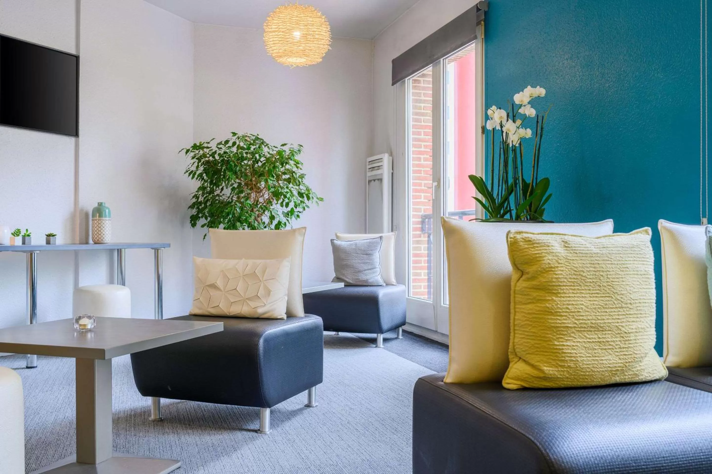 TV and multimedia in Kyriad Lille Gare - Grand Palais