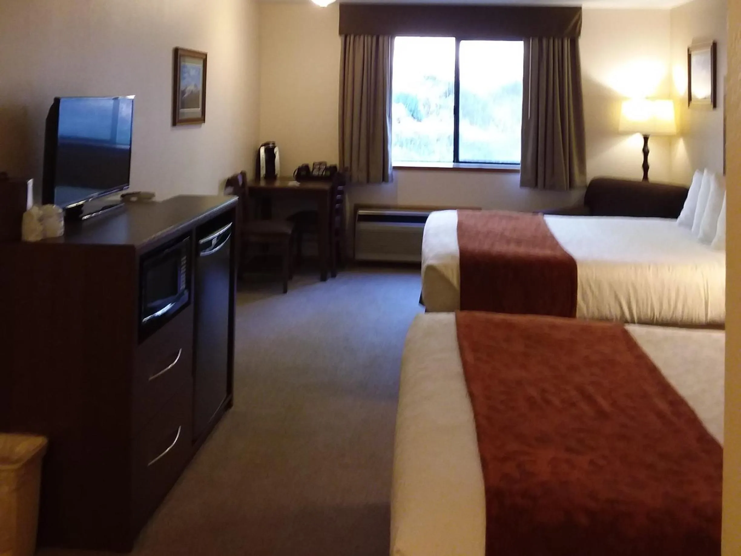 Bedroom, Bed in Nisqually Lodge