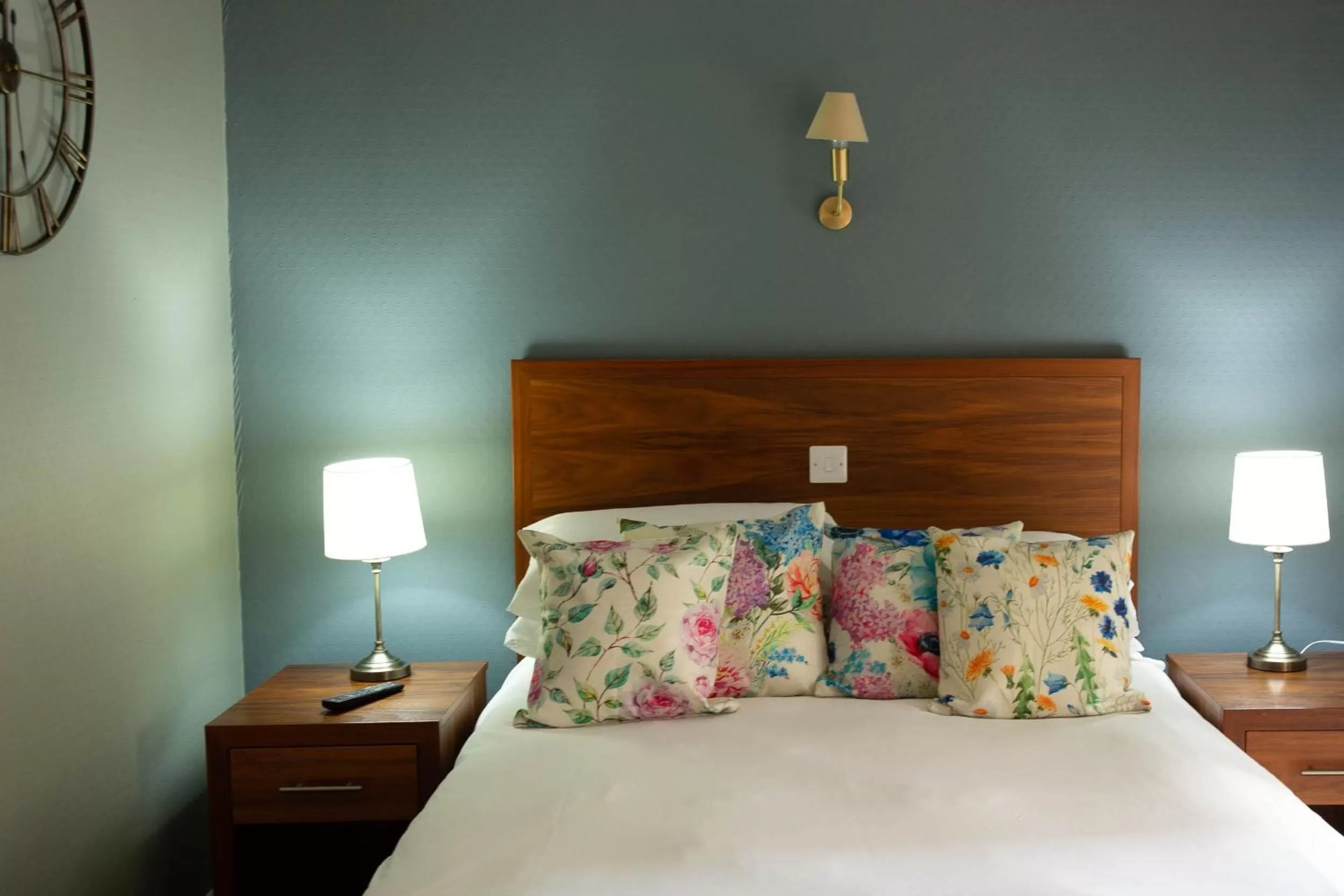 Bed in Queens Head Hotel