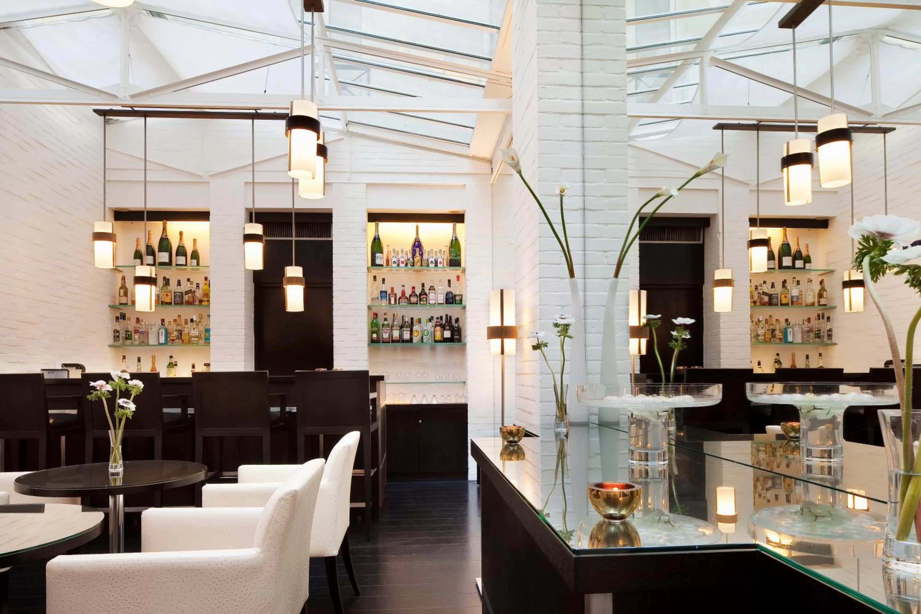 Restaurant/places to eat in Le A