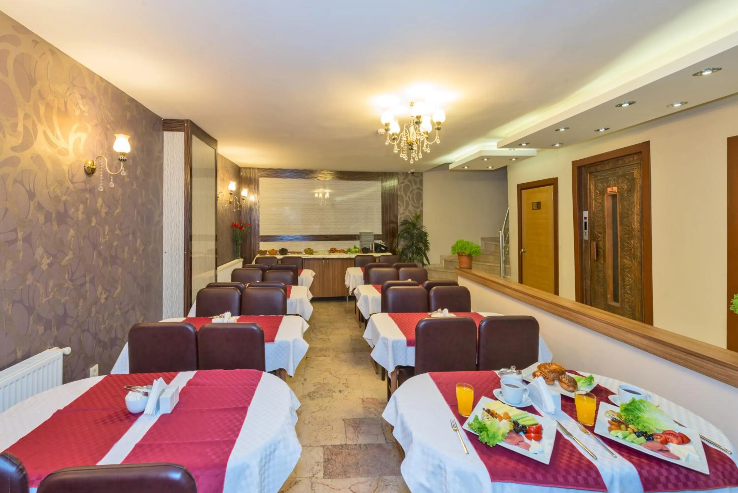 Restaurant/places to eat in Erbazlar Hotel