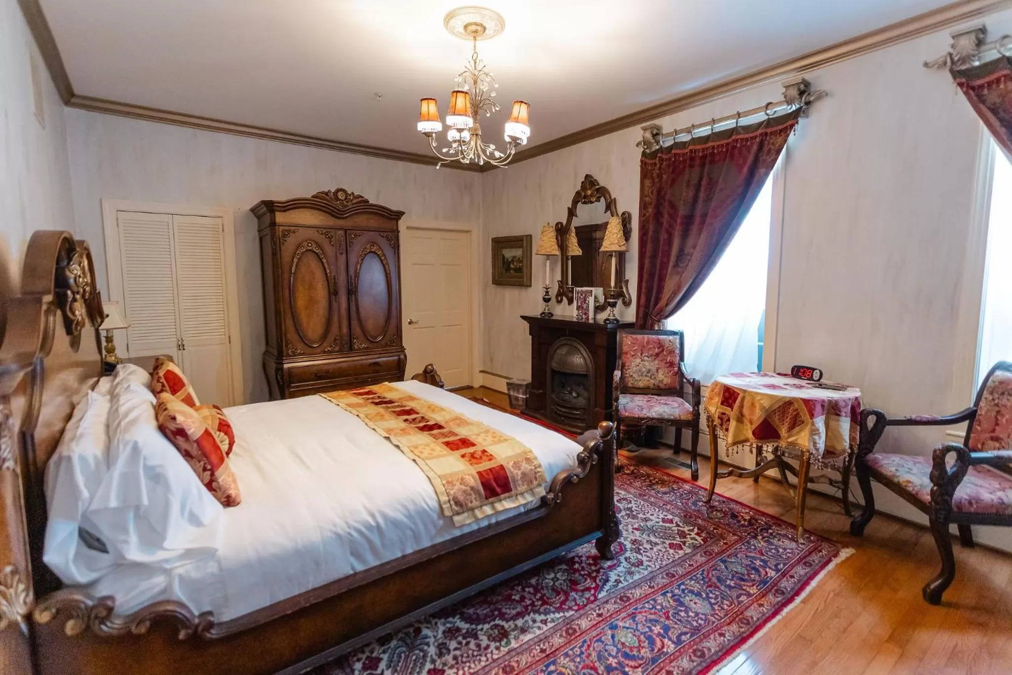 Bed in 1840s Carrollton Inn