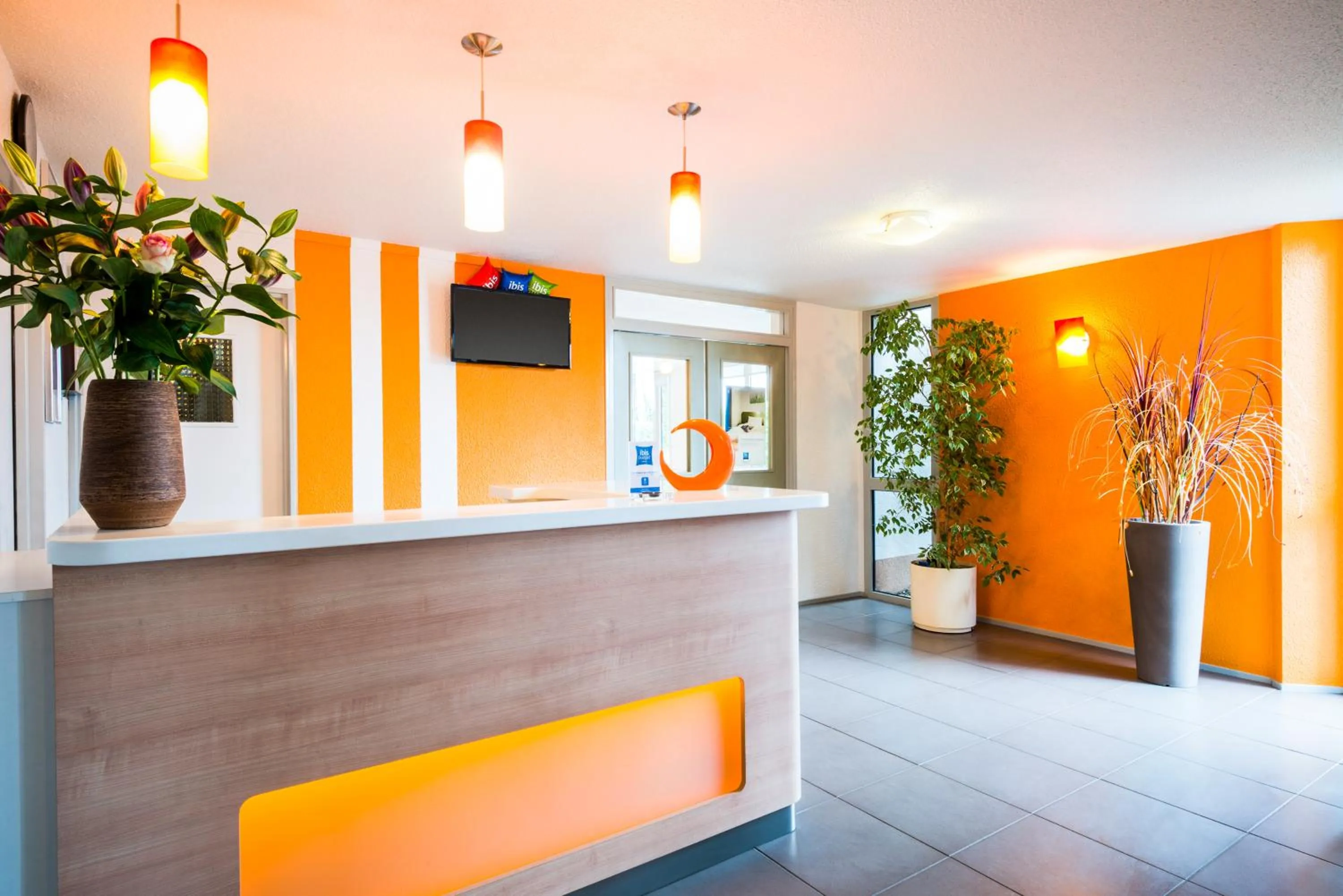 Lobby or reception in ibis budget Châtellerault Nord