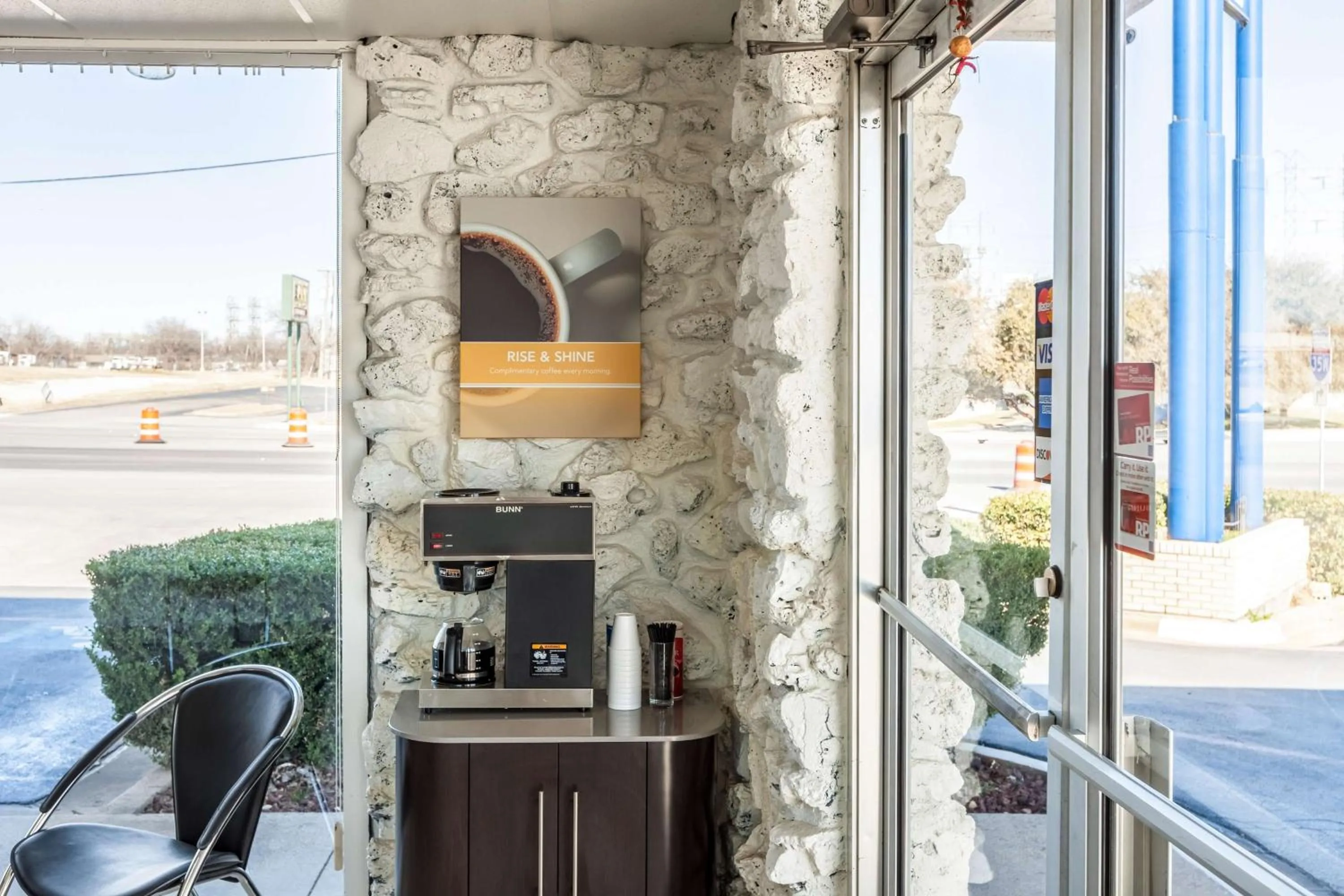 Coffee/tea facilities in Motel 6 Fort Worth, Tx - Stockyards