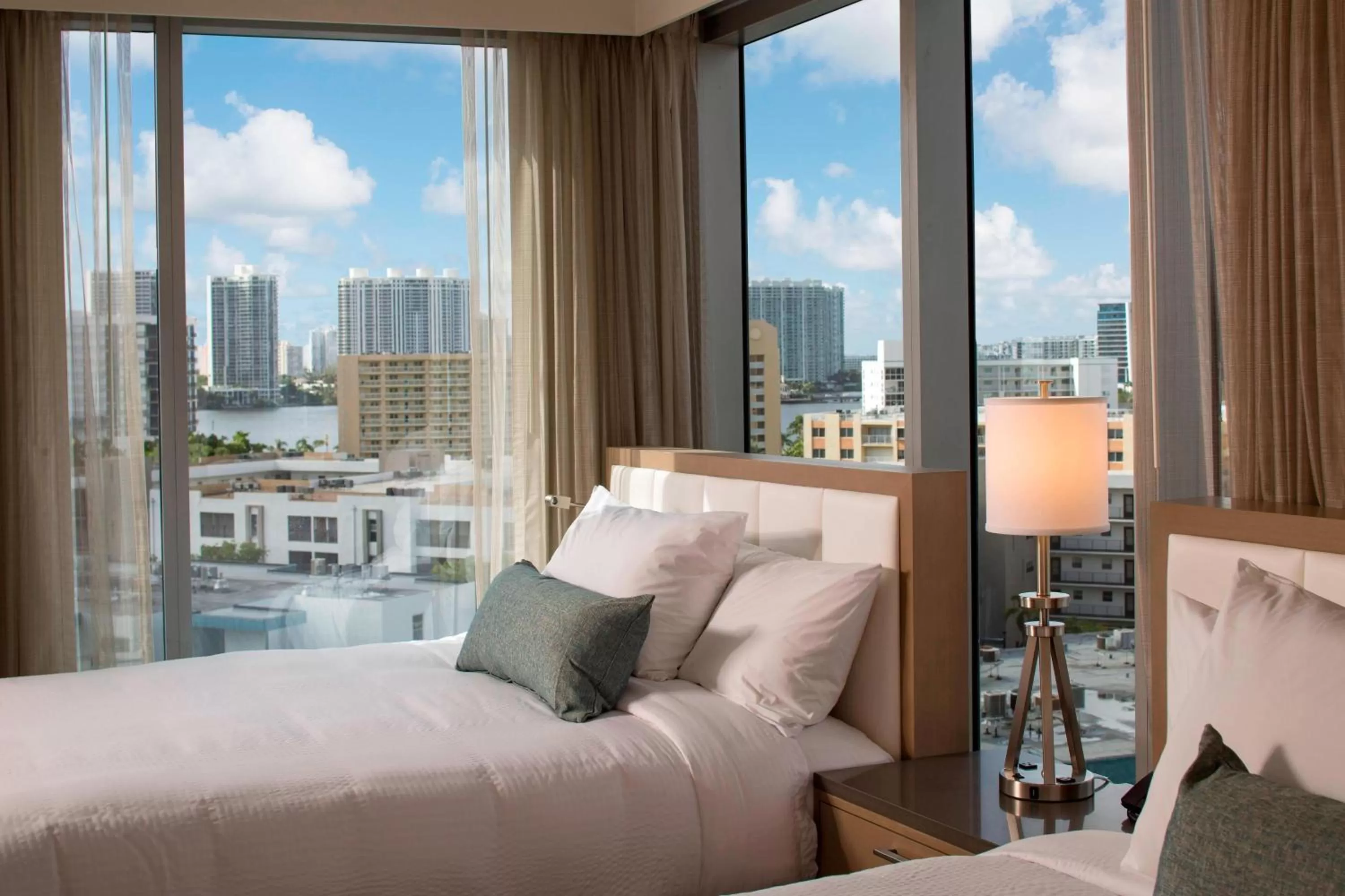 Photo of the whole room, Bed in Residence Inn Miami Sunny Isles Beach