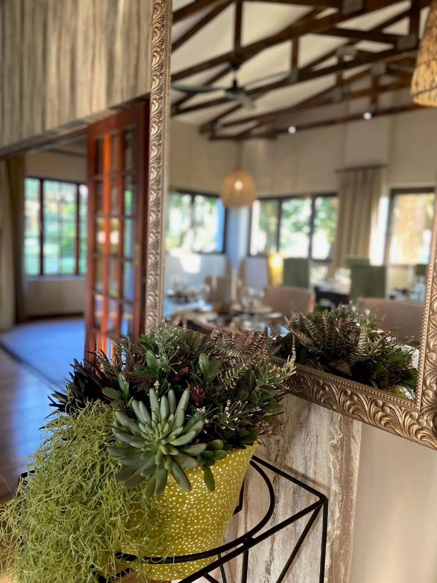 Restaurant/places to eat in Nut Grove Boutique Hotel