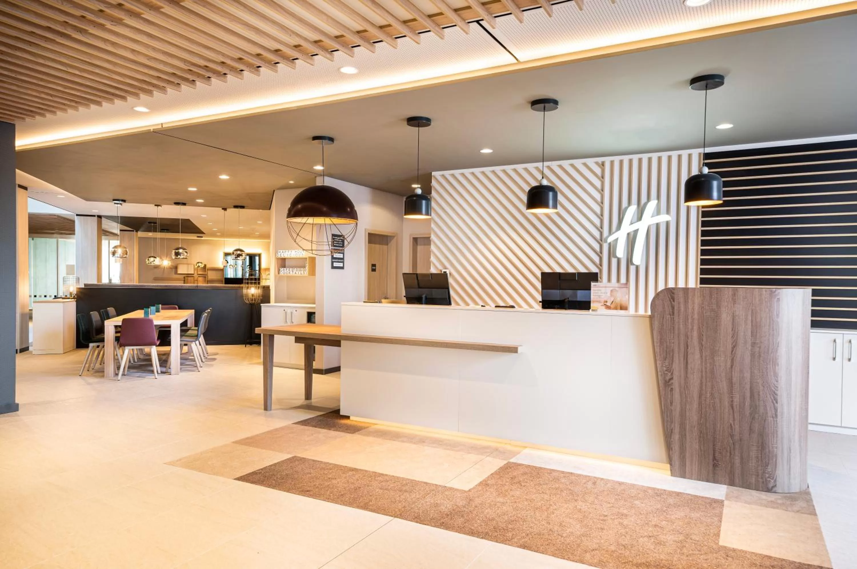 Lobby or reception in Holiday Inn - Mannheim City - Hauptbahnhof by IHG