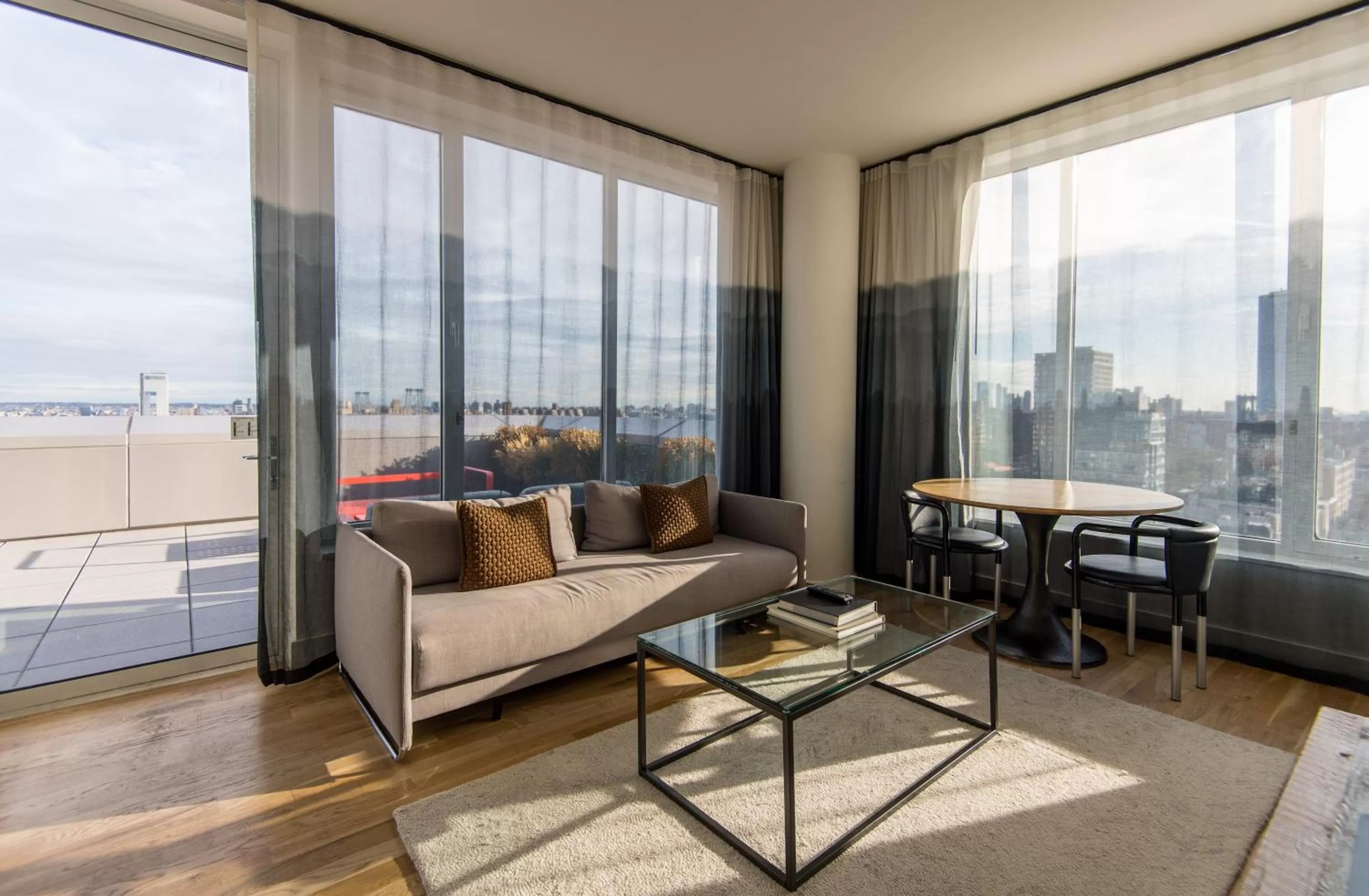 Photo of the whole room in Hotel Indigo Lower East Side New York by IHG