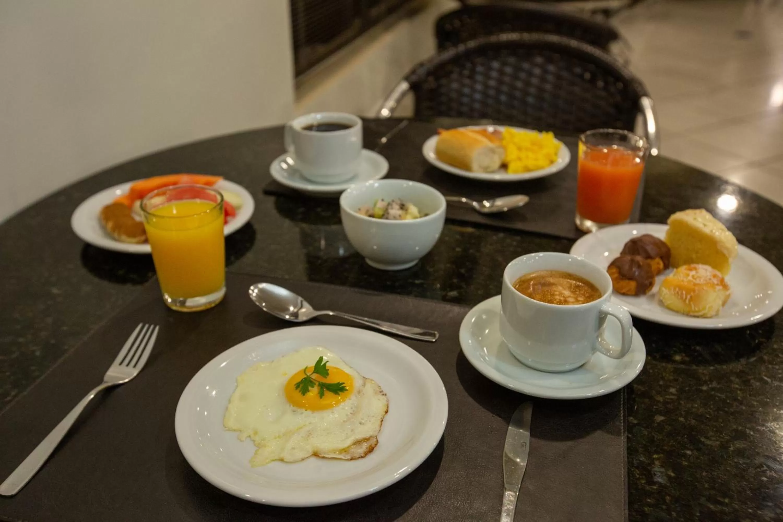 Breakfast in Slaviero Londrina Flat