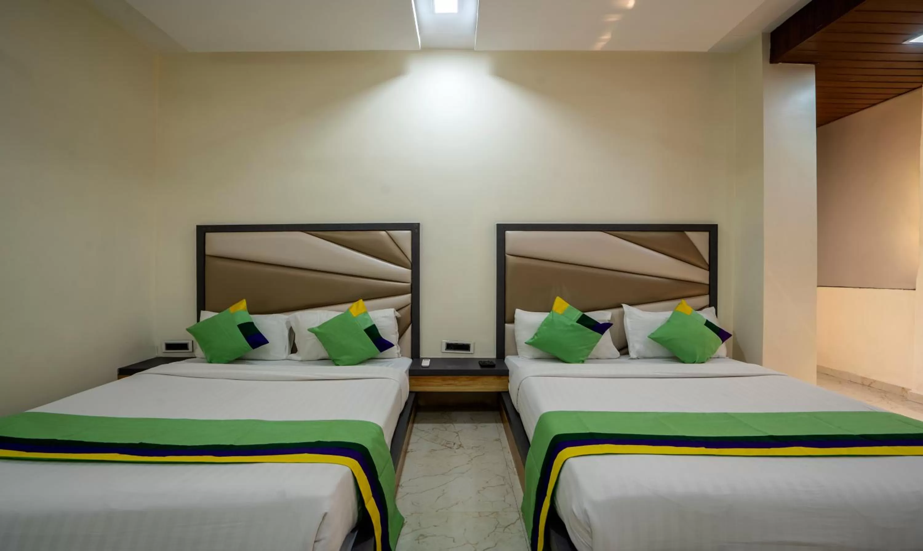 Bed in Treebo Zaid International Powai