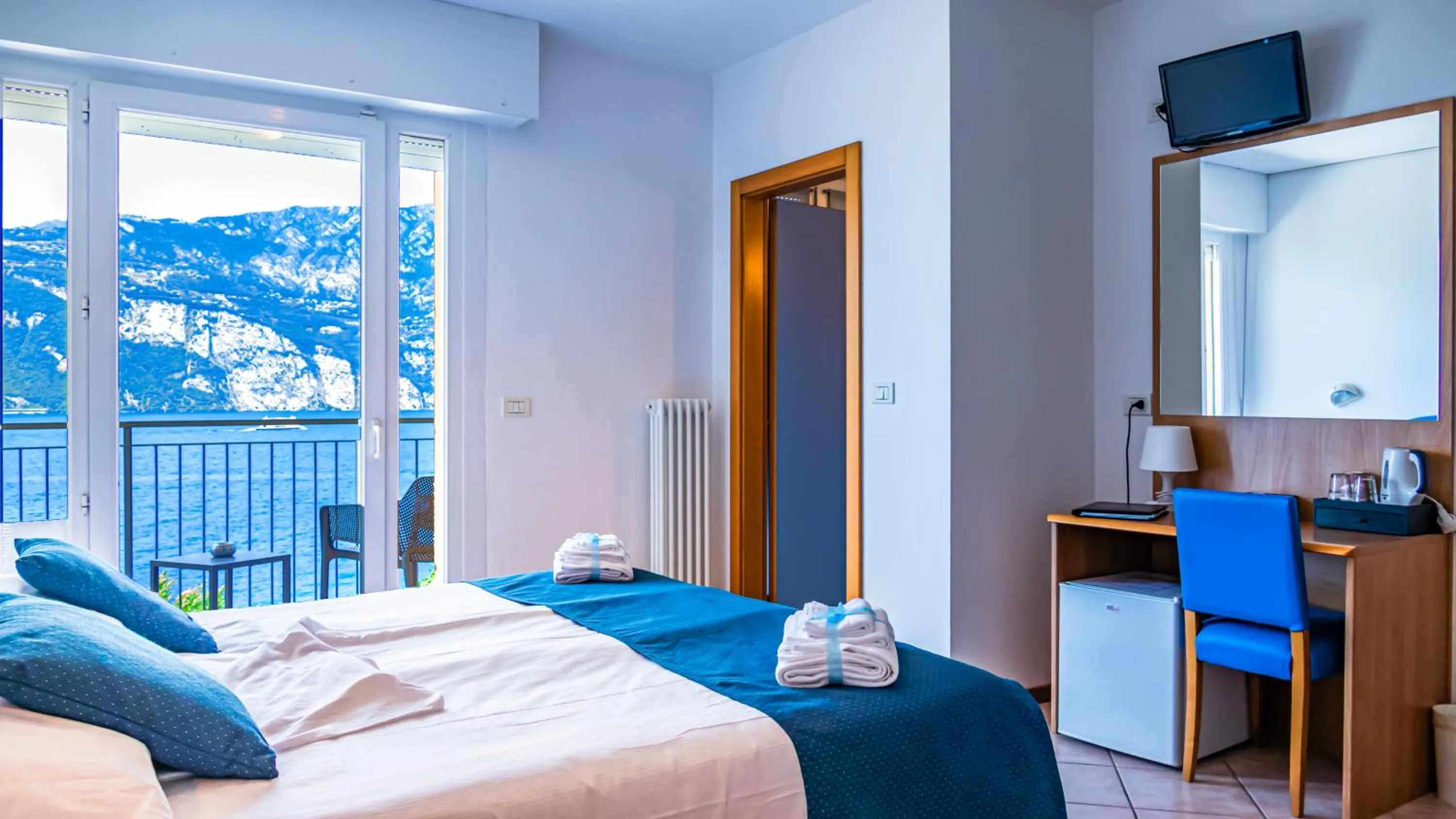 View (from property/room), Bed in Hotel Casa Marinella