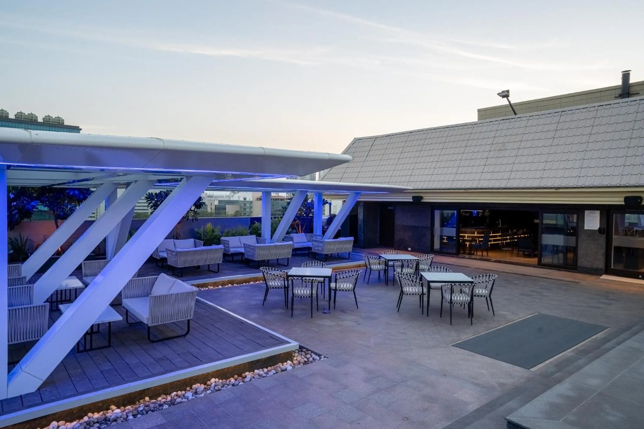 Restaurant/places to eat in Radisson Blu Pune Hinjawadi