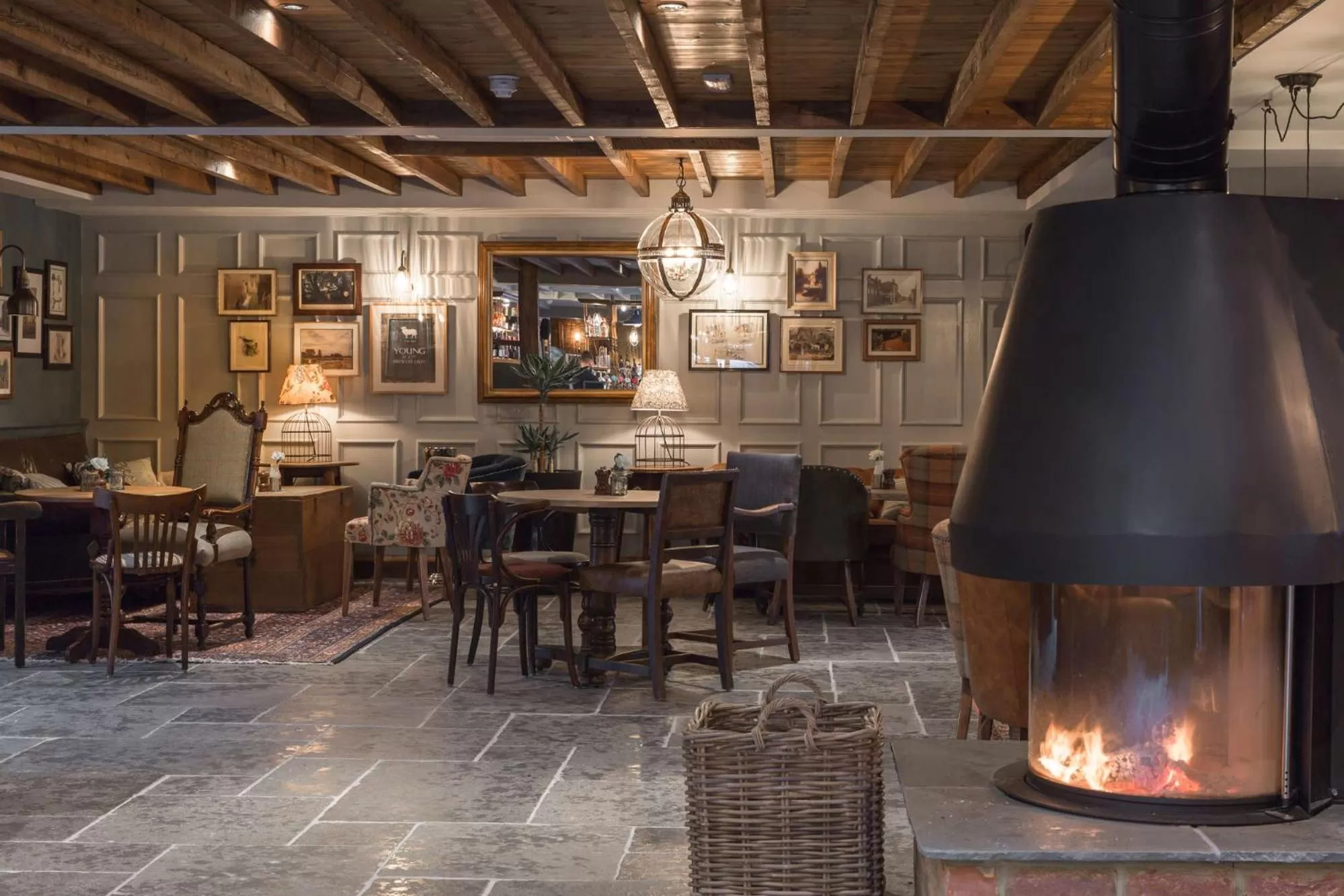 Restaurant/places to eat in The Bridge Hotel