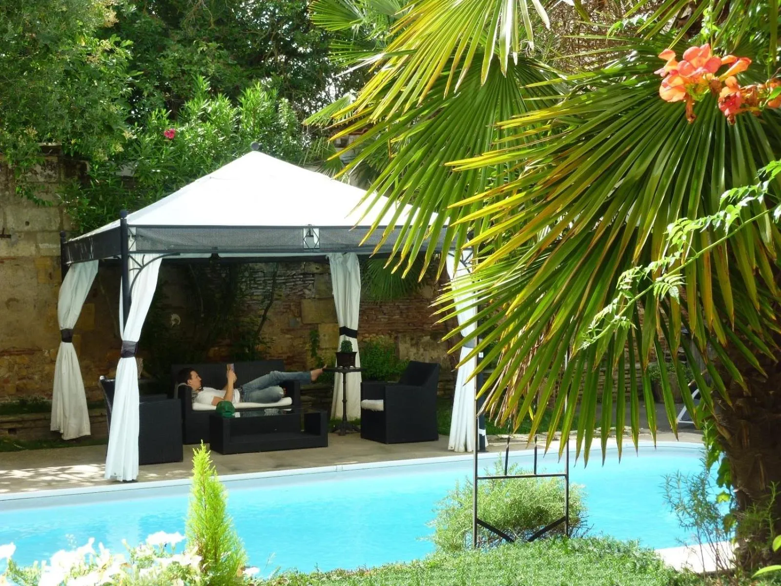 Garden in Hotel de France