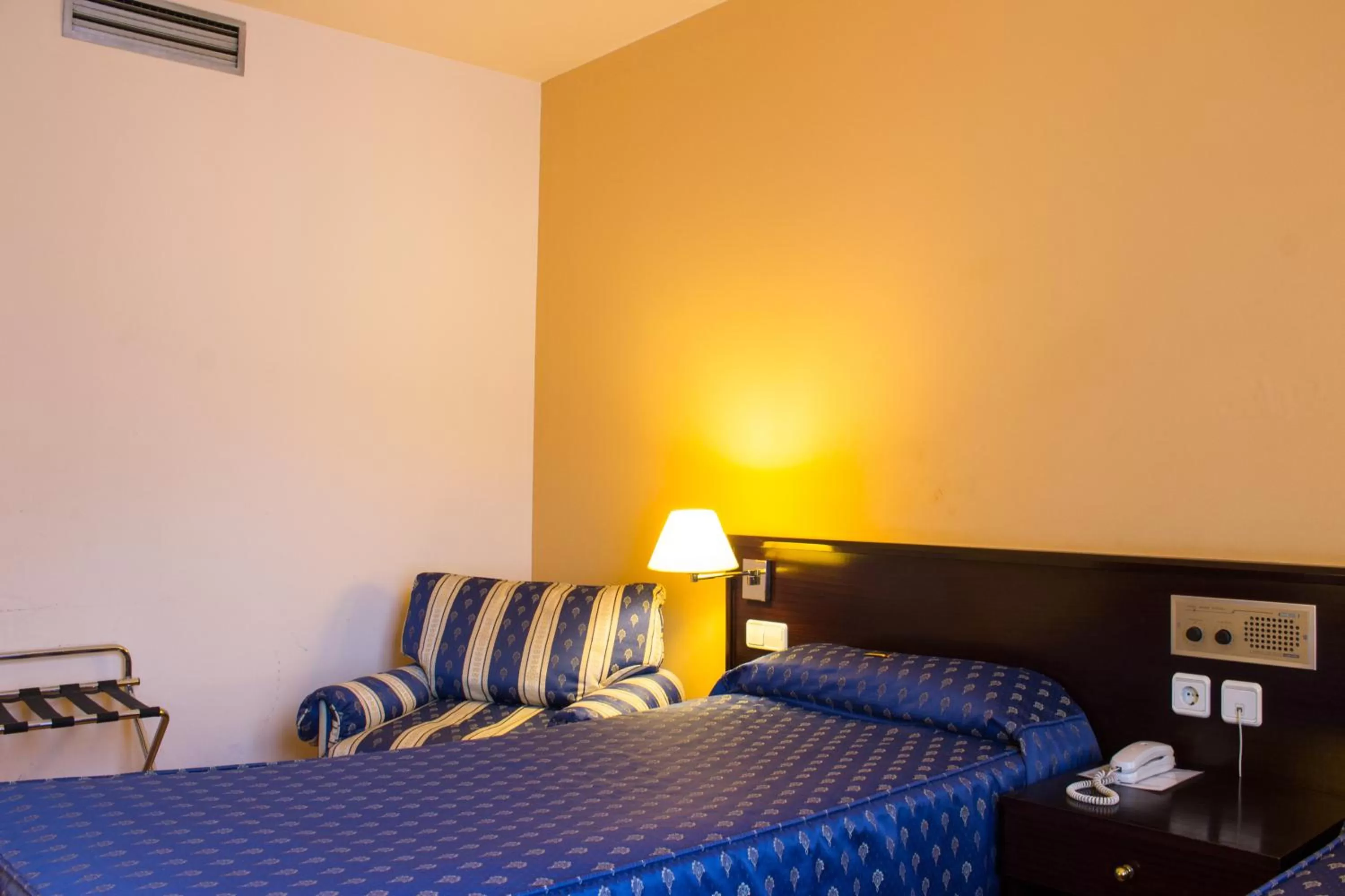 Bed in Atlantis by Atbcn