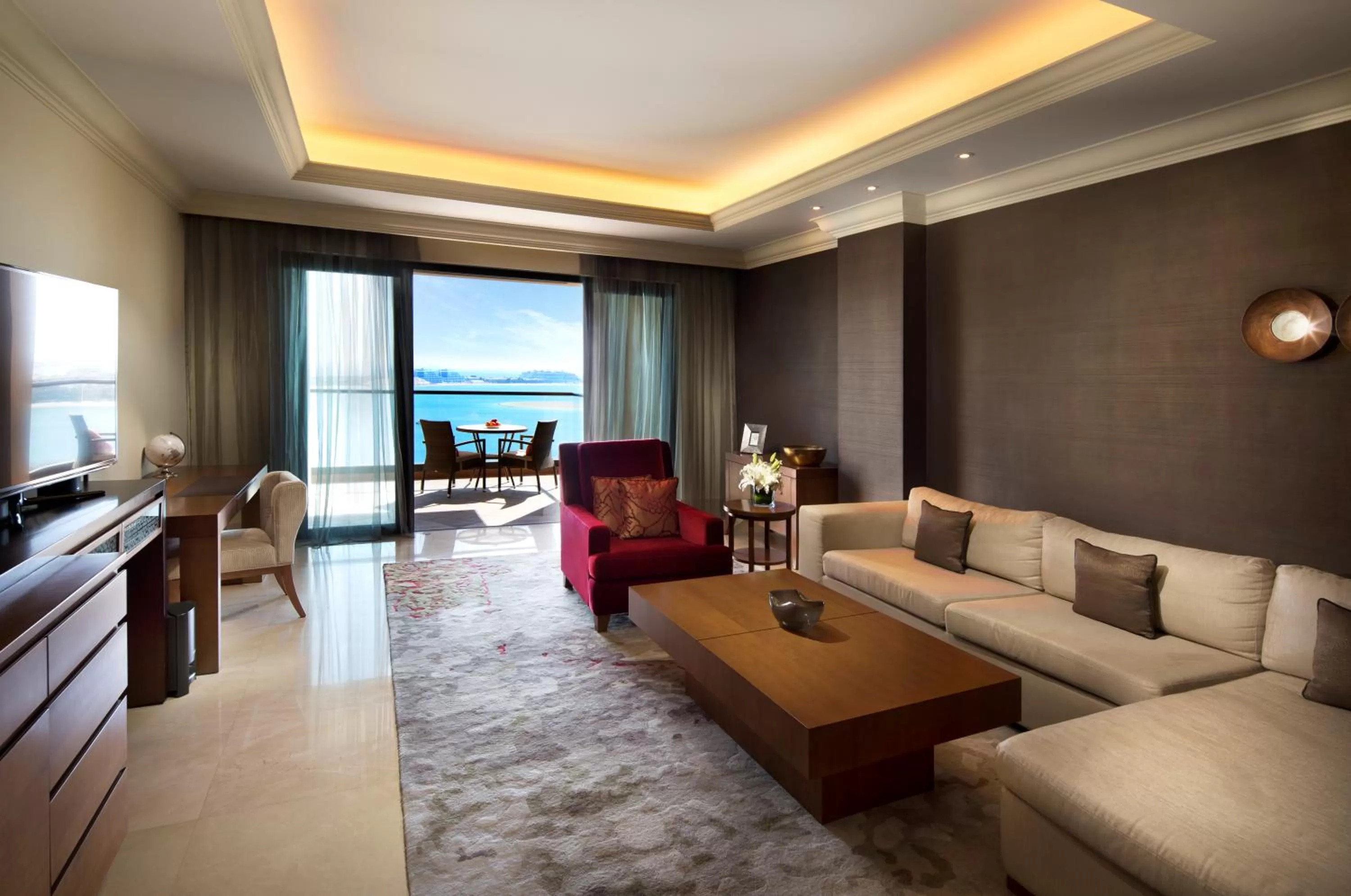 Living room in Fairmont The Palm