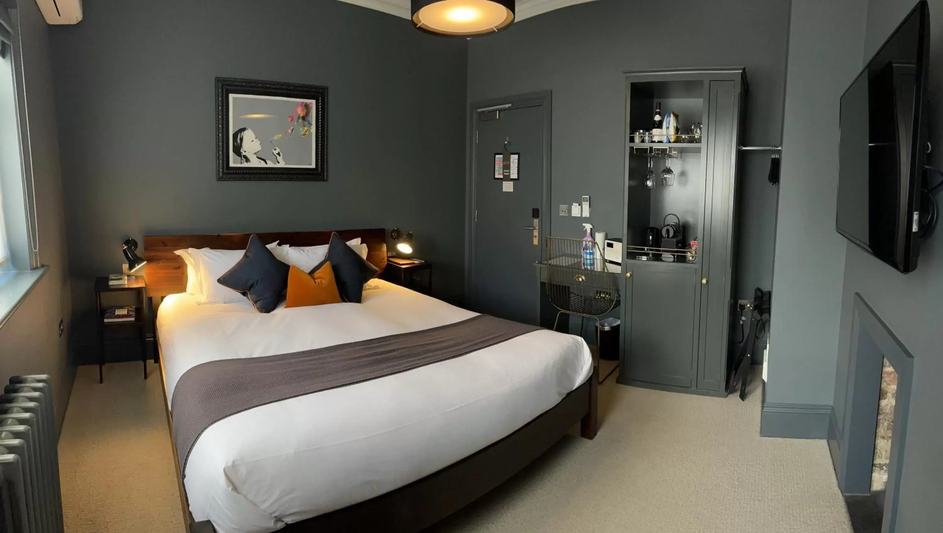 Double Room with Bath in The Ginger Pig Double Room with Bath in The Ginger Pig