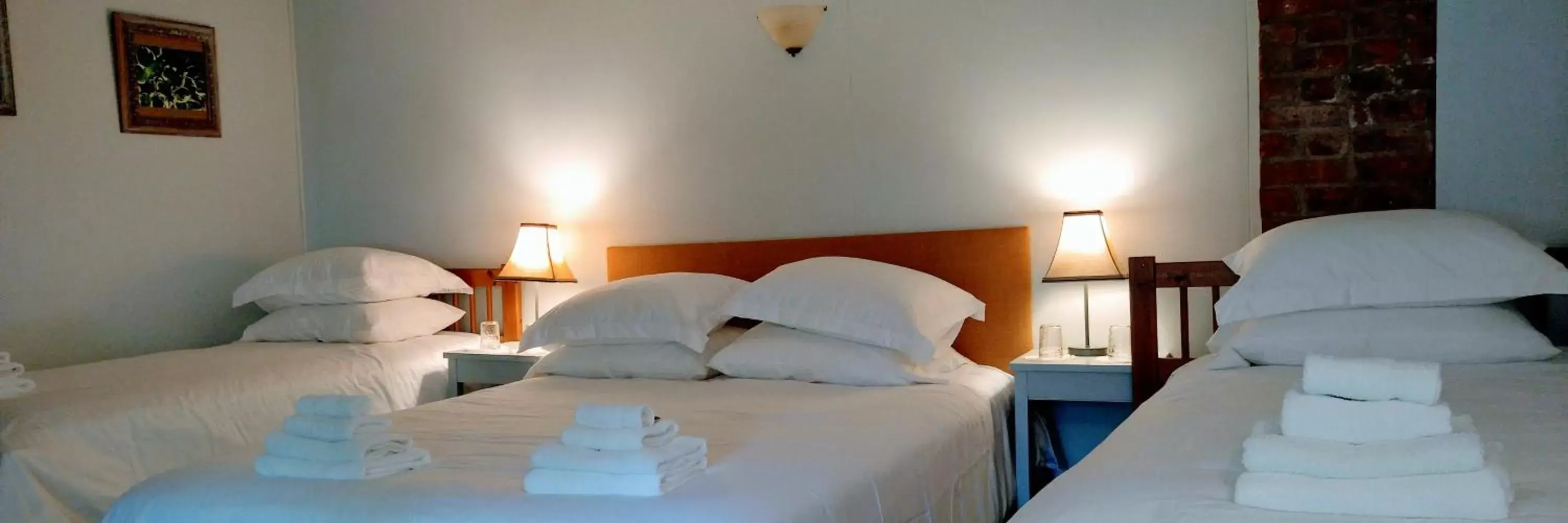 Family Room with Bath in Pine Hill Arms Hotel Family Room with Bath in Pine Hill Arms Hotel