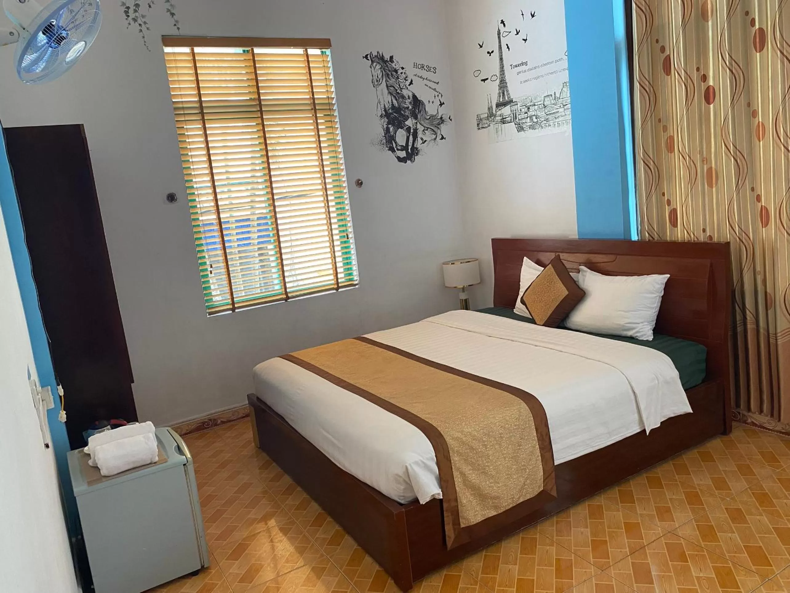 Bed in Alex Ha Long Hotel