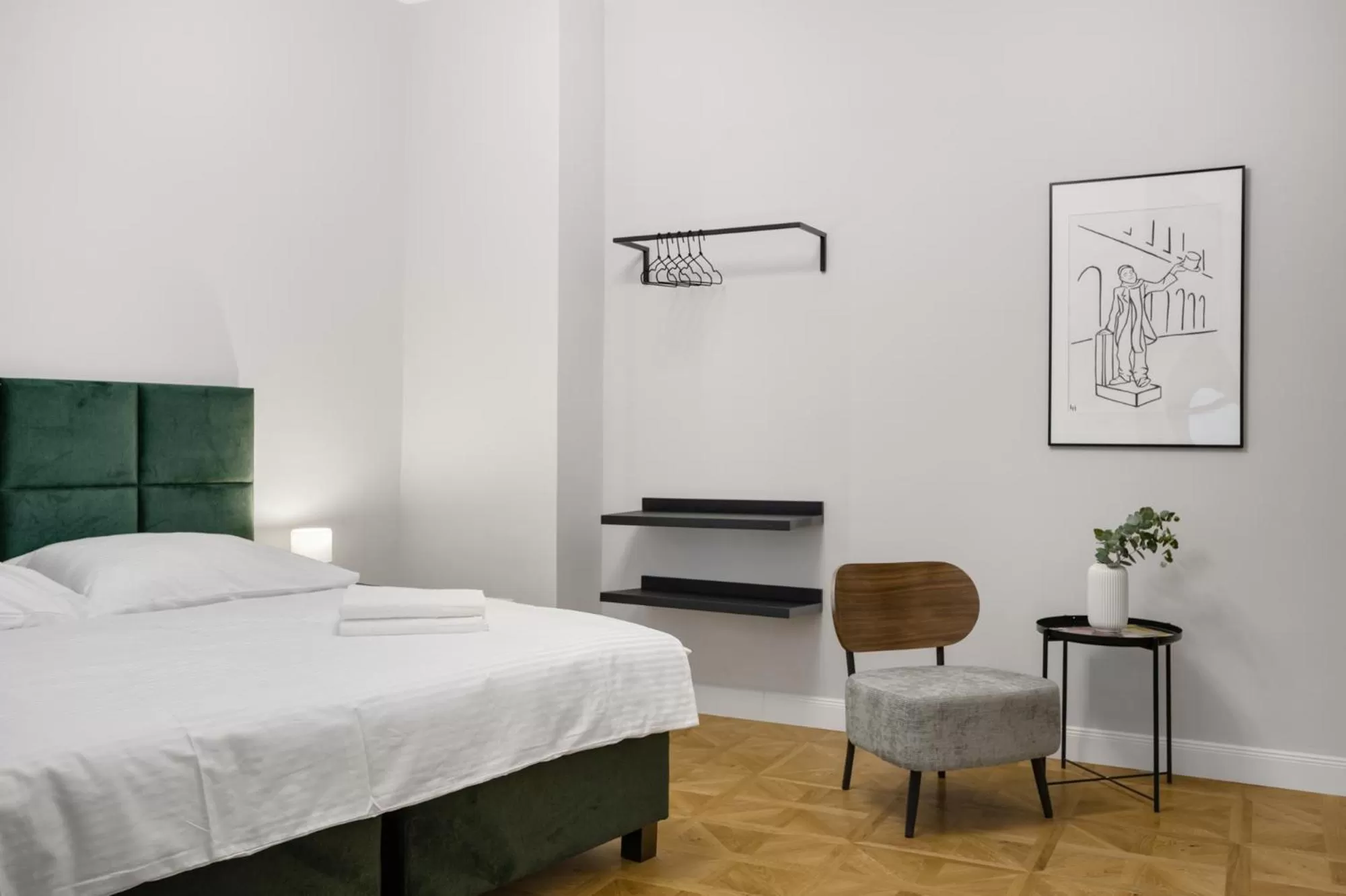 Bedroom, Bed in Palace Apartments