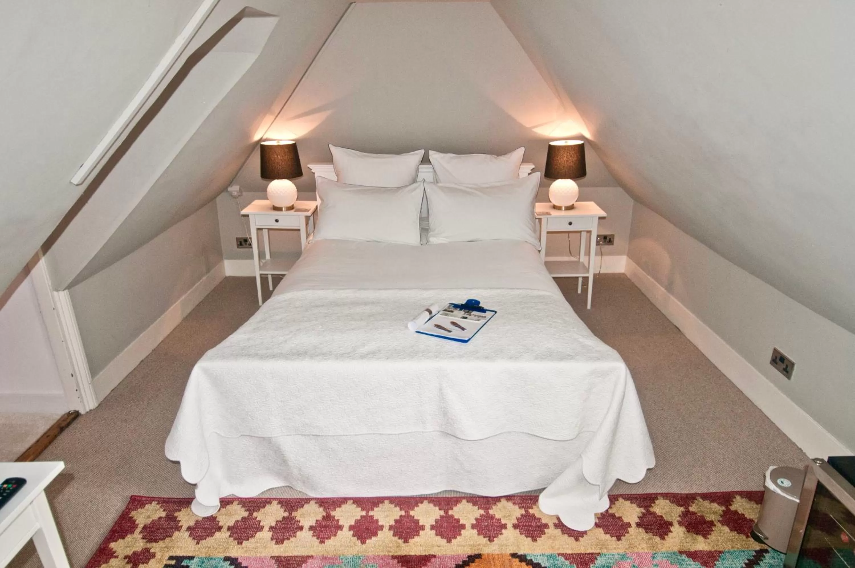 Double Room with Private External Bathroom in The Laindons