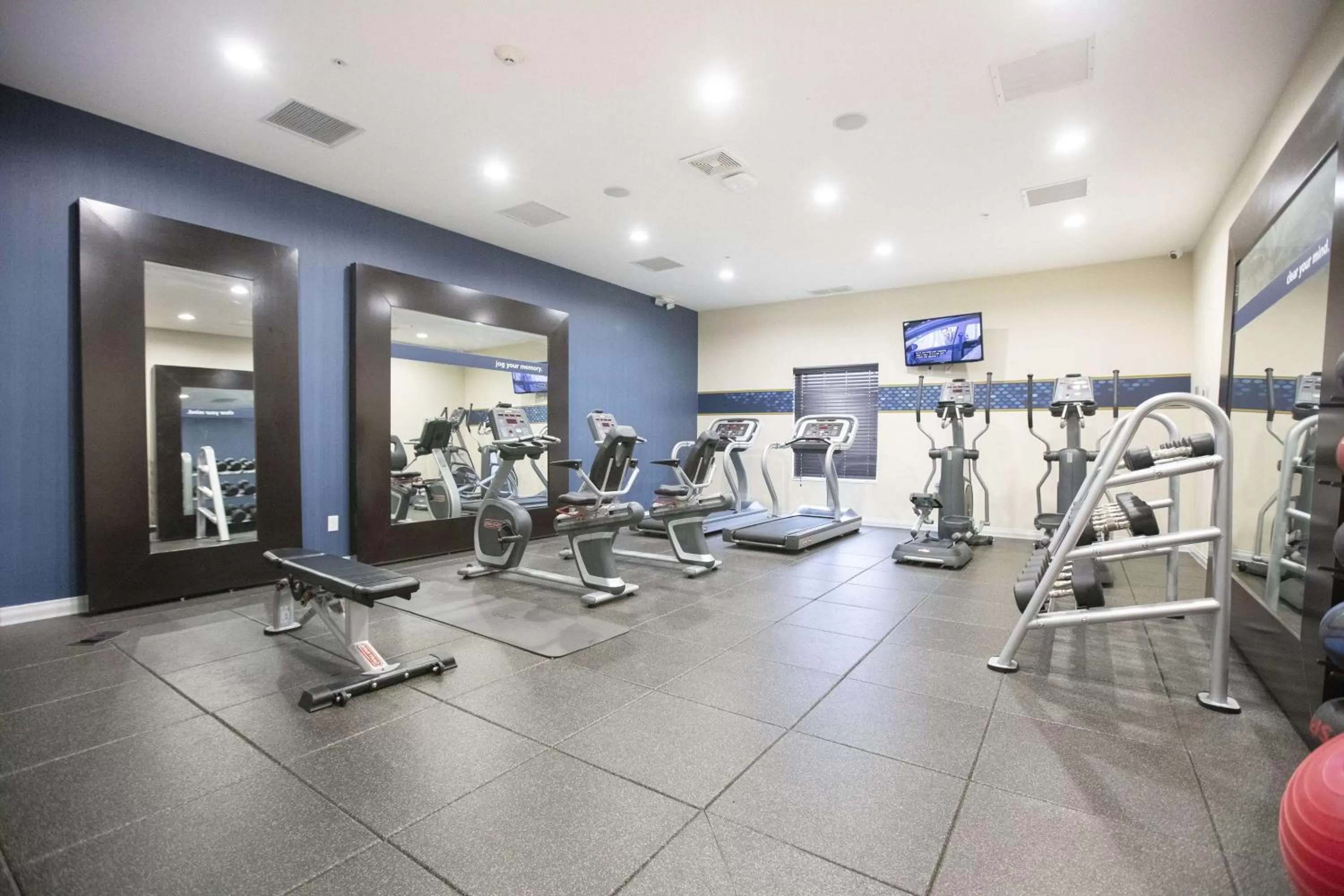 Fitness centre/facilities in Hampton Inn Toledo Oregon