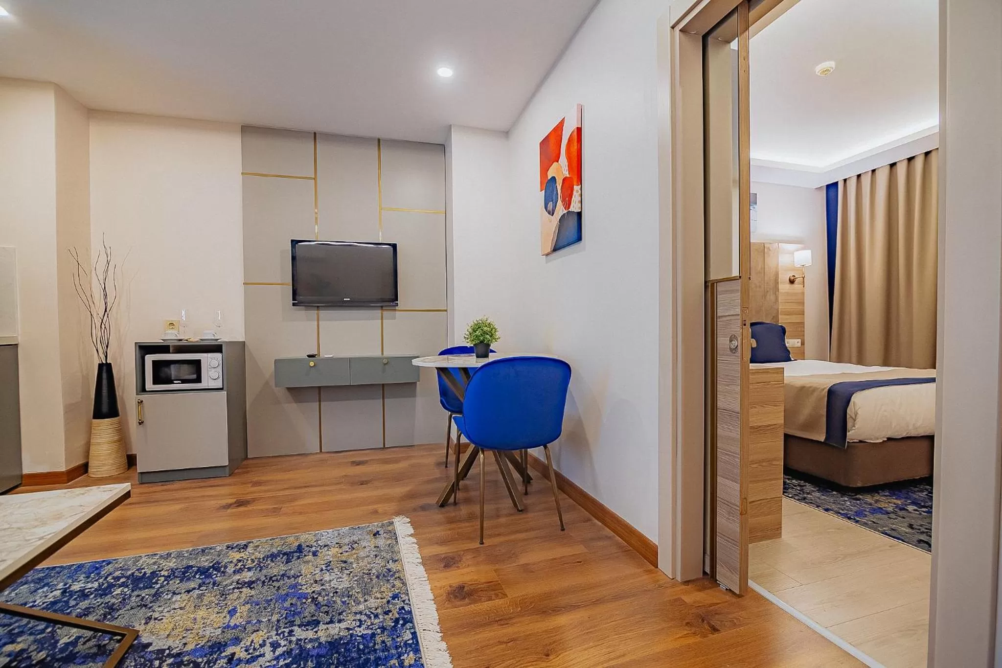 Photo of the whole room, Bed in The Milltown Hotel