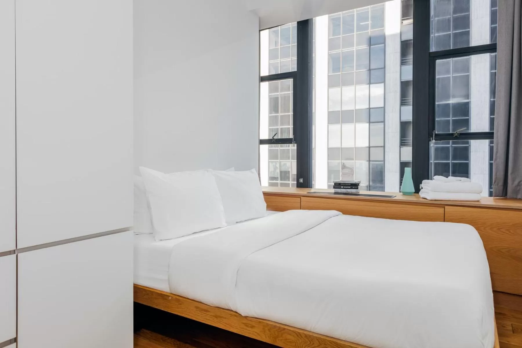 Bed in Placemakr Wall Street