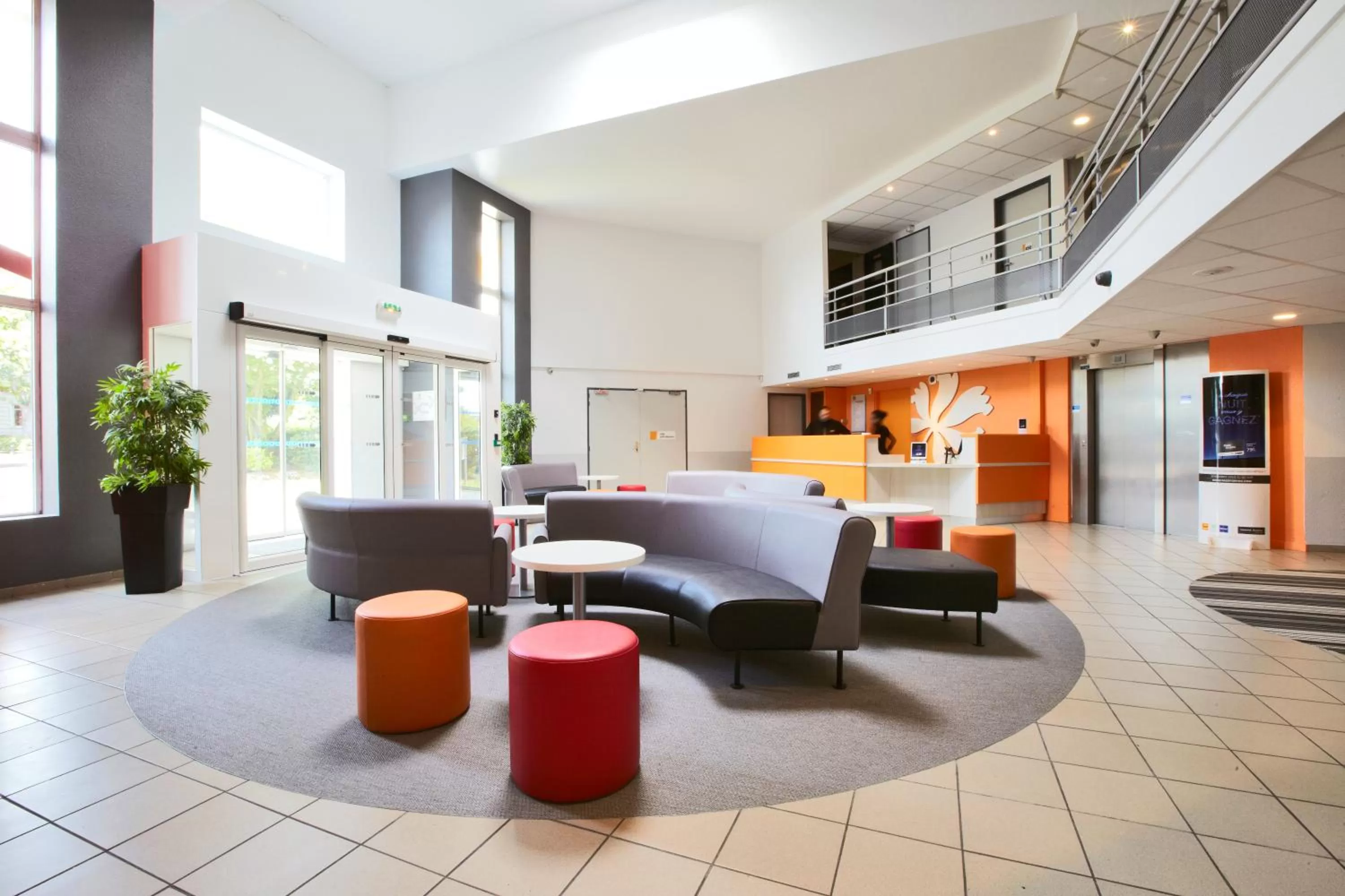 Lobby or reception in Premiere Classe Roissy CDG - Paris Nord 2 - Parc des Expositions