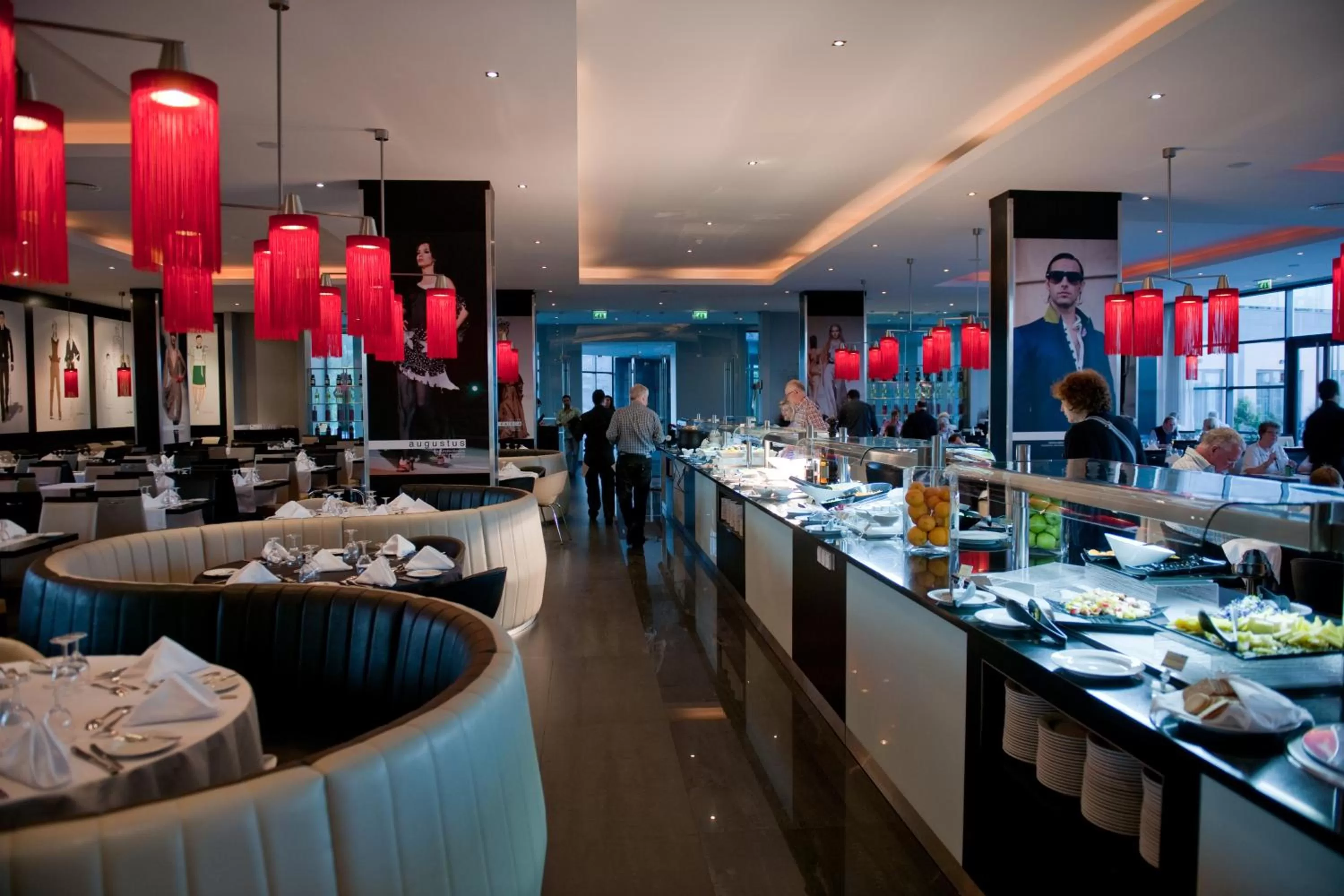 Restaurant/places to eat in Vila Gale Lagos