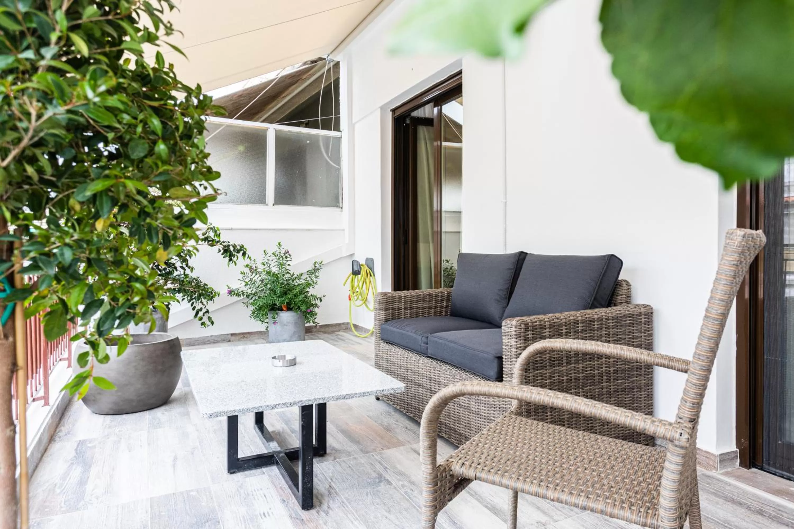 Balcony/Terrace in Nicholas Point Apartments and Rooms