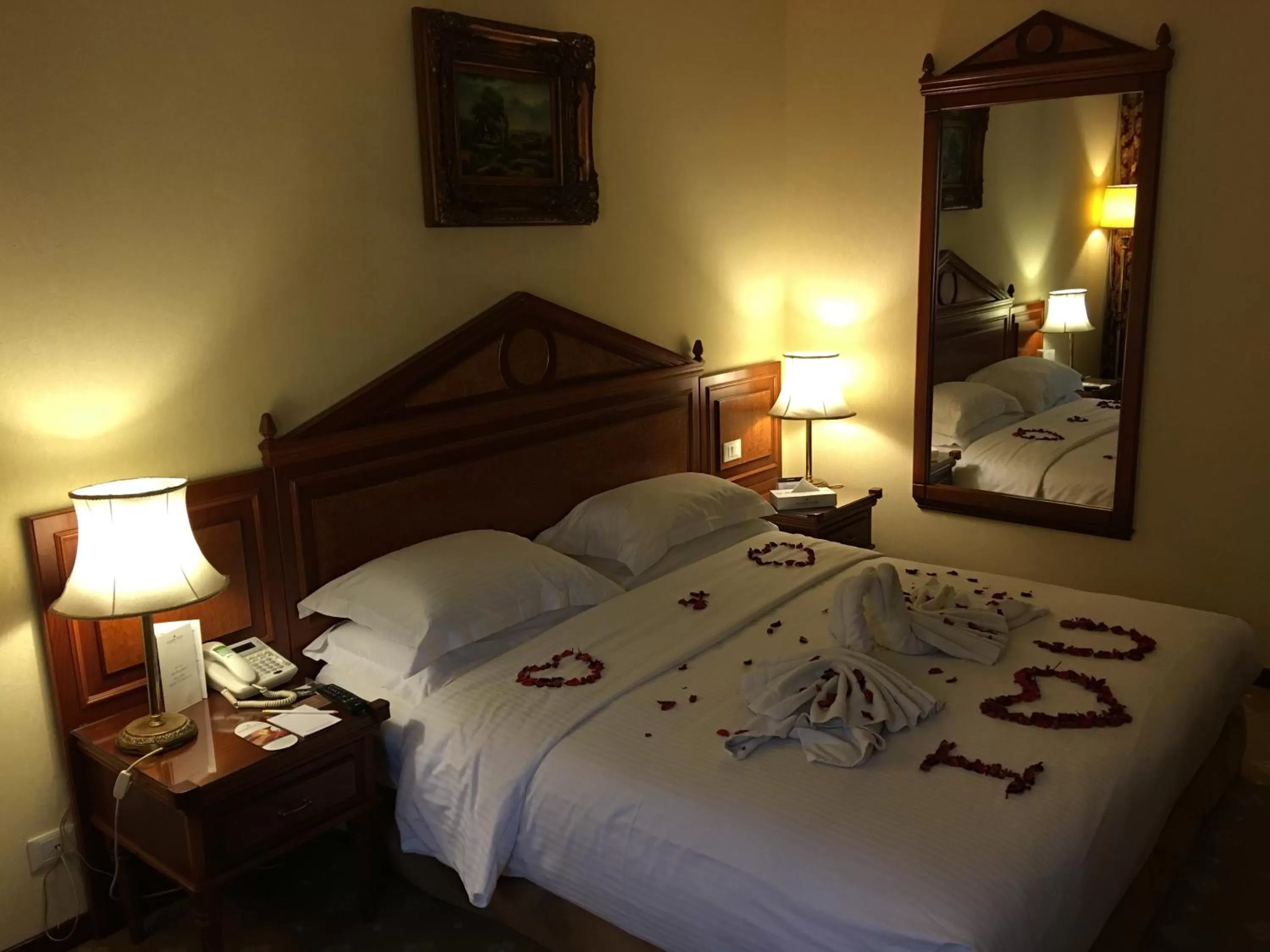 Decorative detail, Bed in Serenada Golden Palace - Boutique Hotel