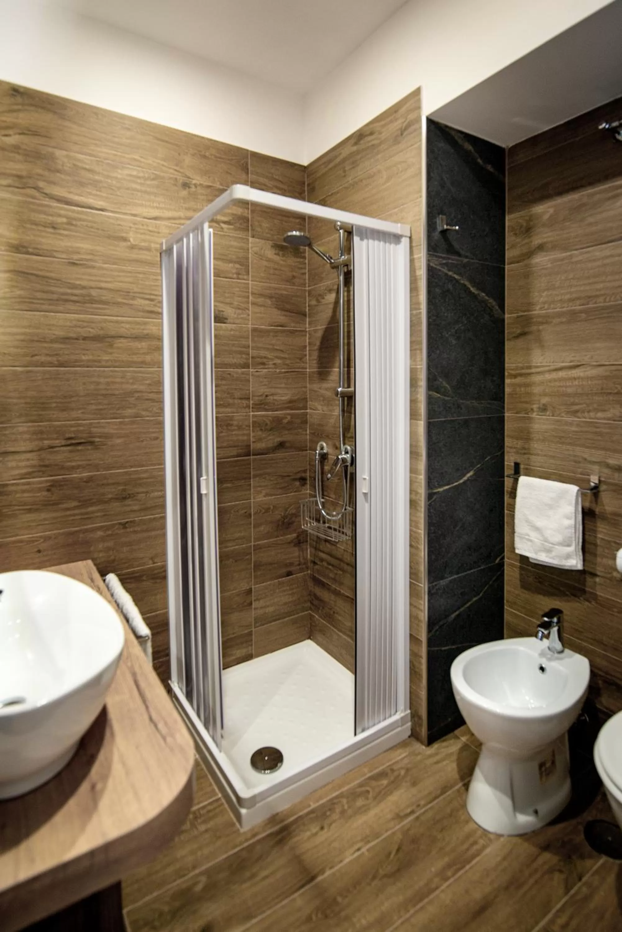 Shower, Bathroom in VIVI A NAPOLI