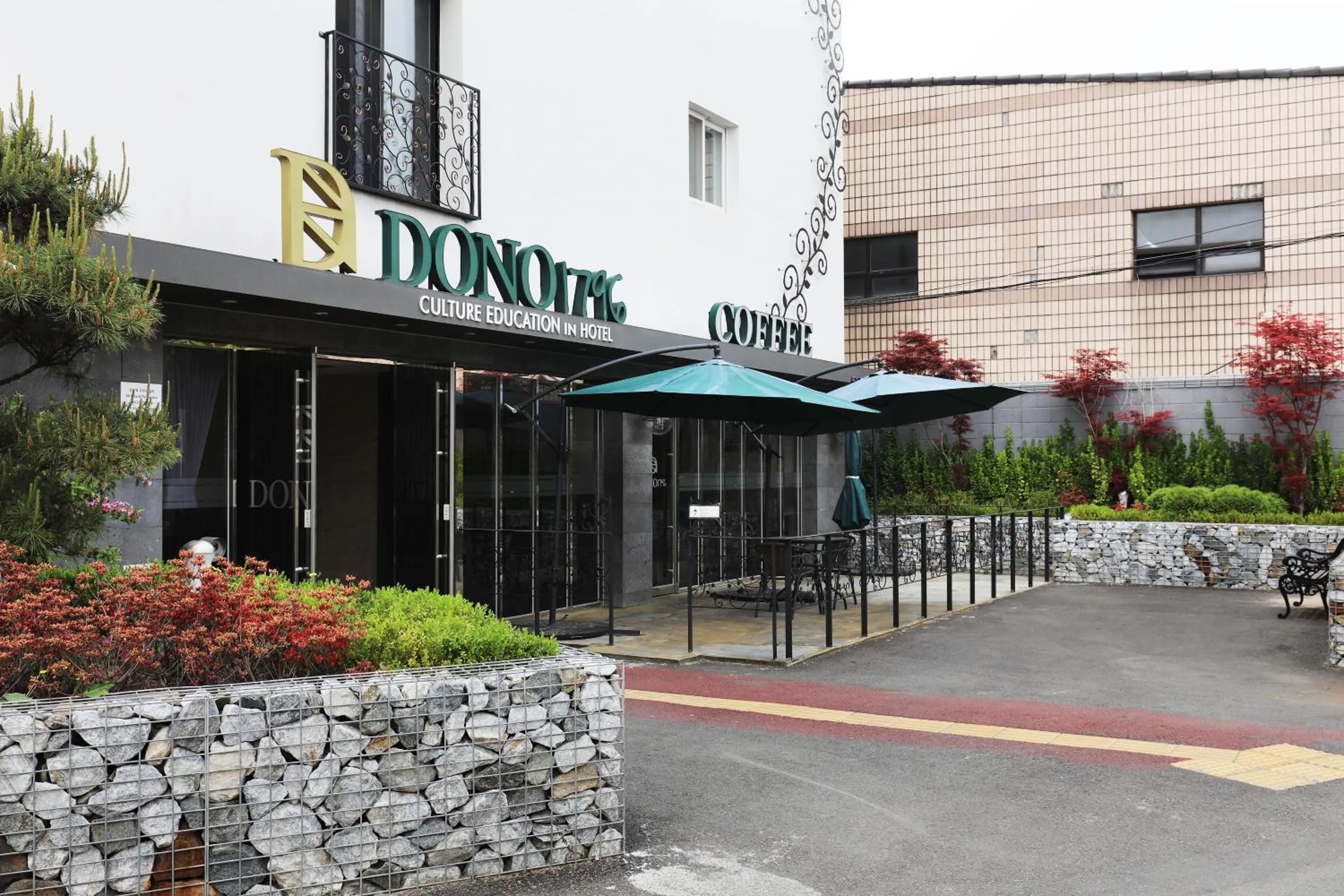 Property building in Suwon Dono1796 Hotel