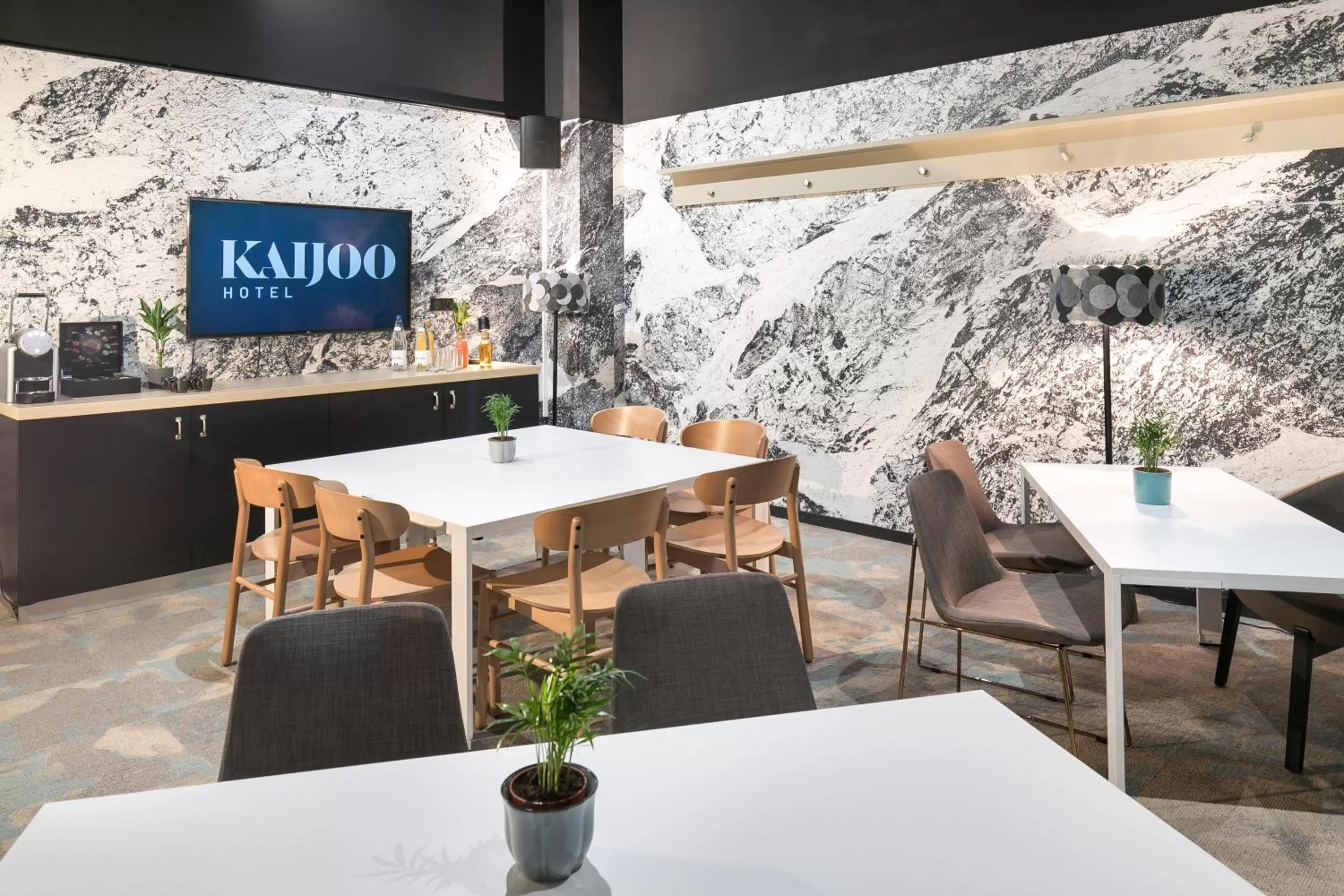 Meeting/conference room in Hotel Kaijoo by HappyCulture