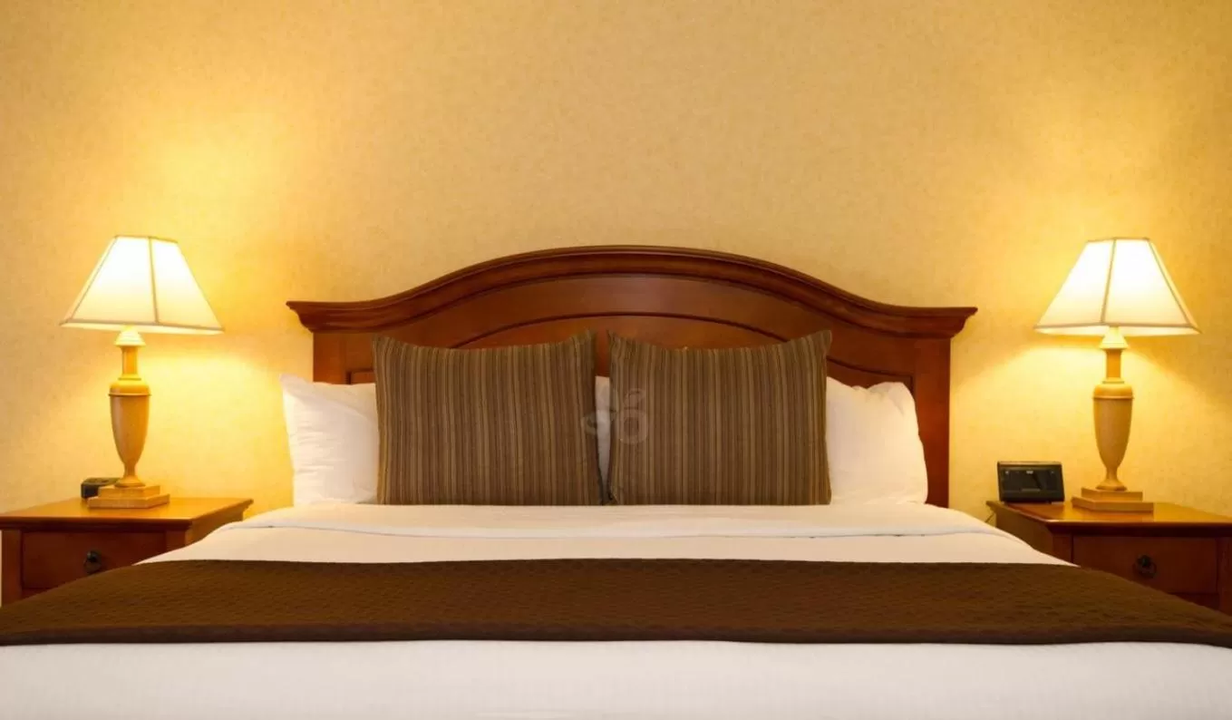 Bed in Red Lion Hotel Pasco Airport & Conference Center