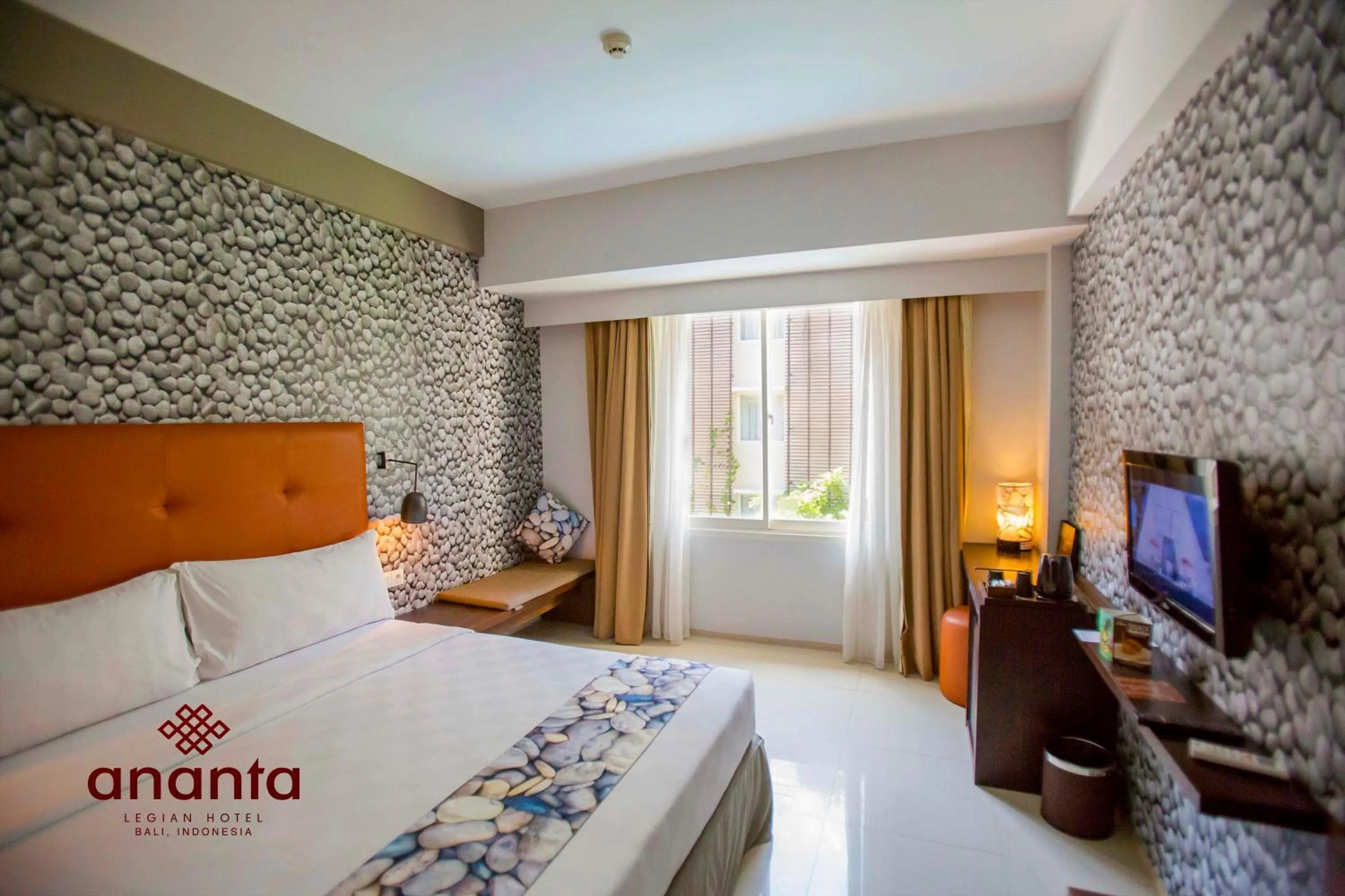 Bed in Ananta Legian Hotel