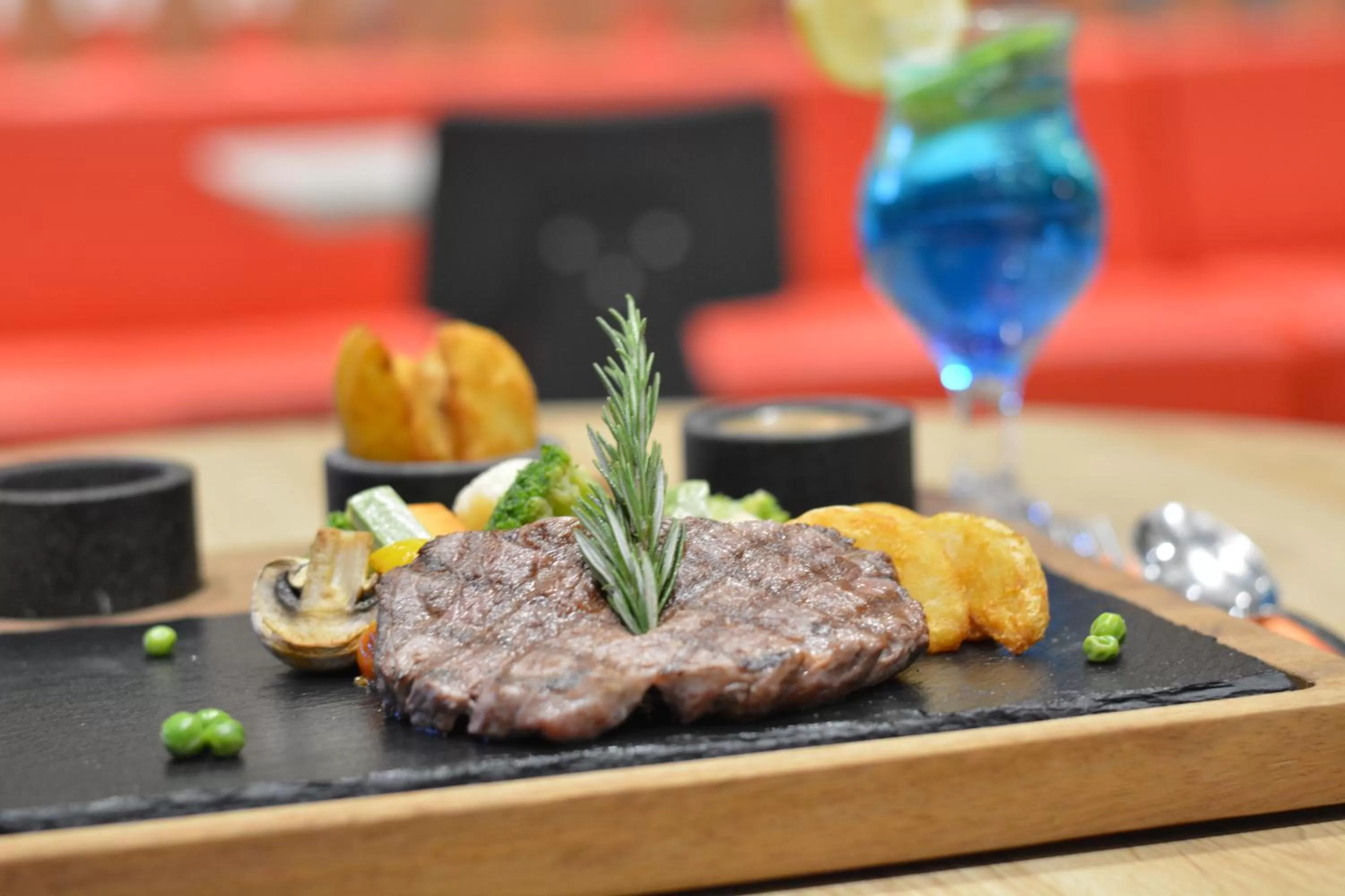 Restaurant/places to eat in Adagio Jeddah City Center