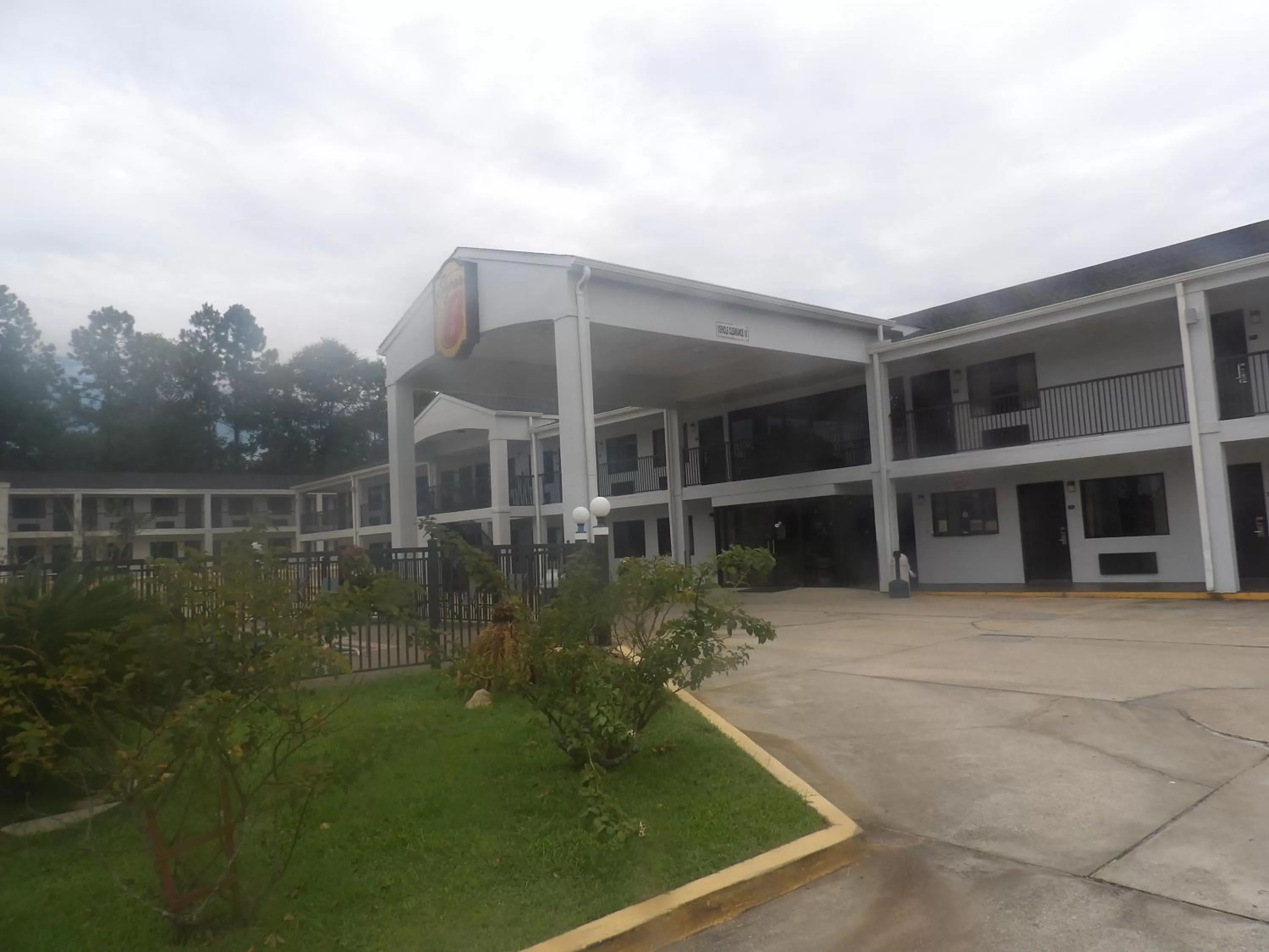 Super 8 by Wyndham Ocean Springs Biloxi